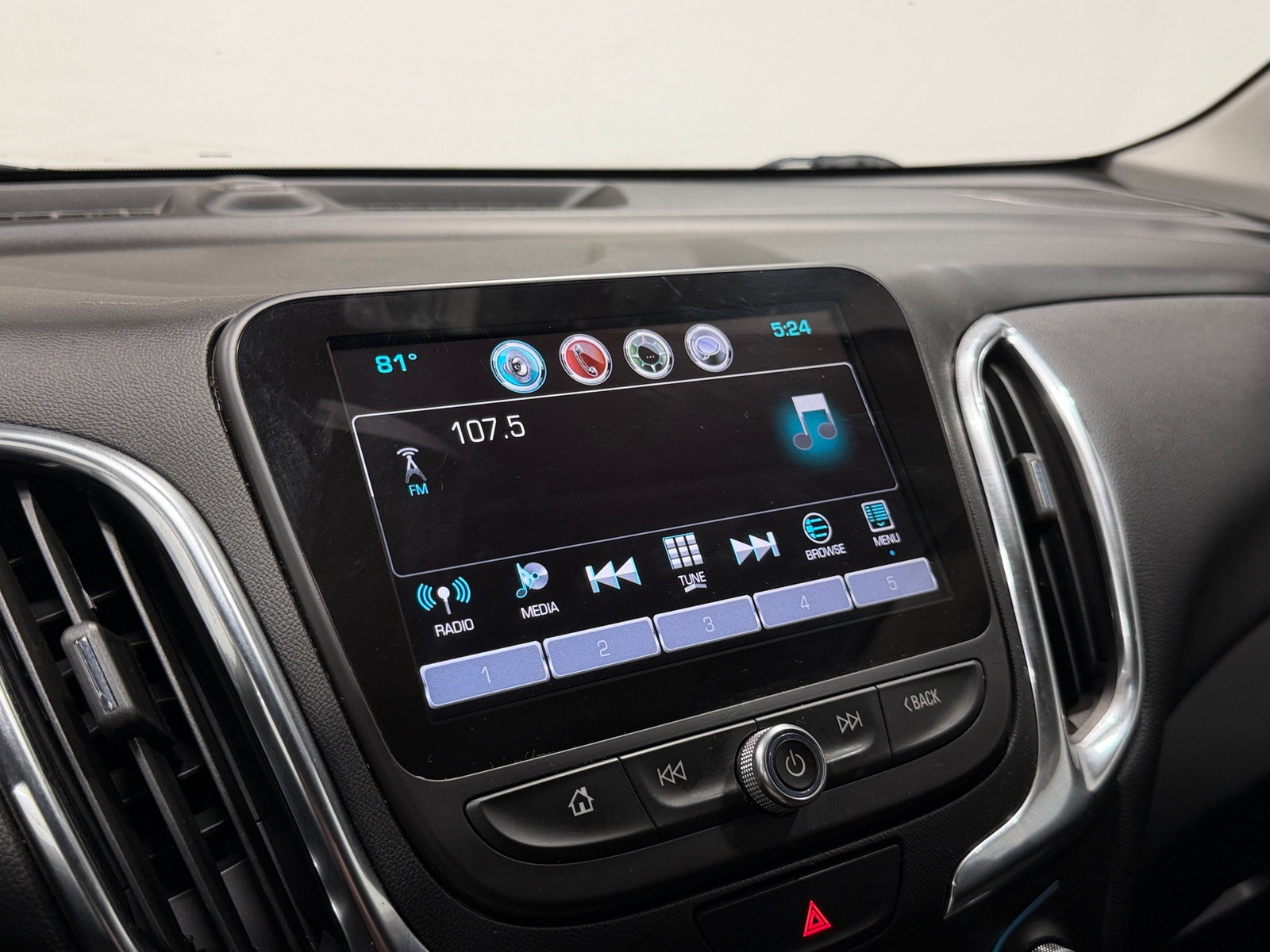 Thumbnail: 2018 Chevrolet Equinox - 4
