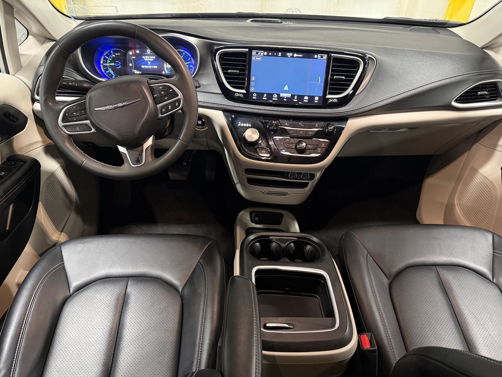 Thumbnail: 2024 Chrysler Pacifica - 2
