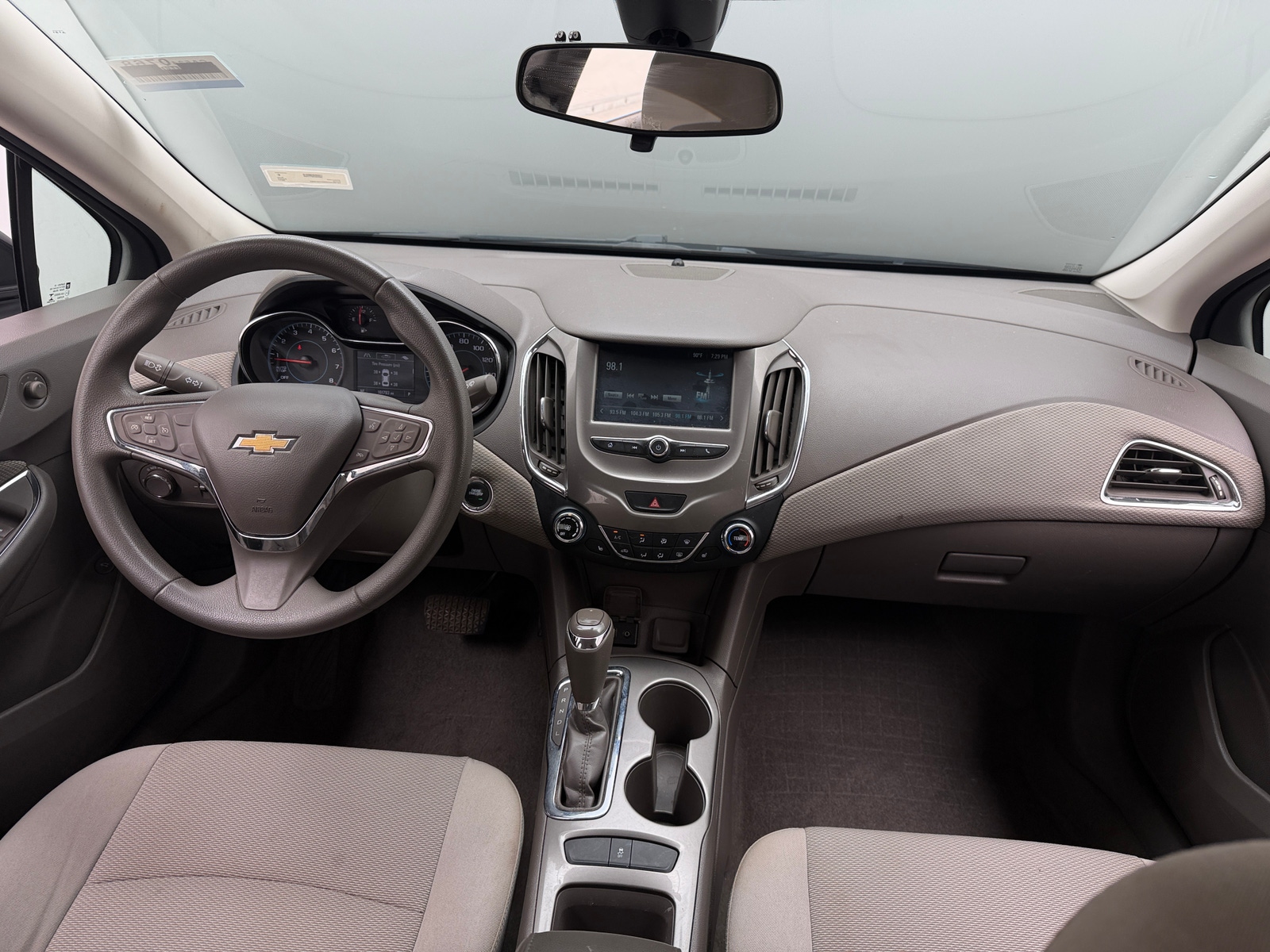 Thumbnail: 2017 Chevrolet Cruze - 3