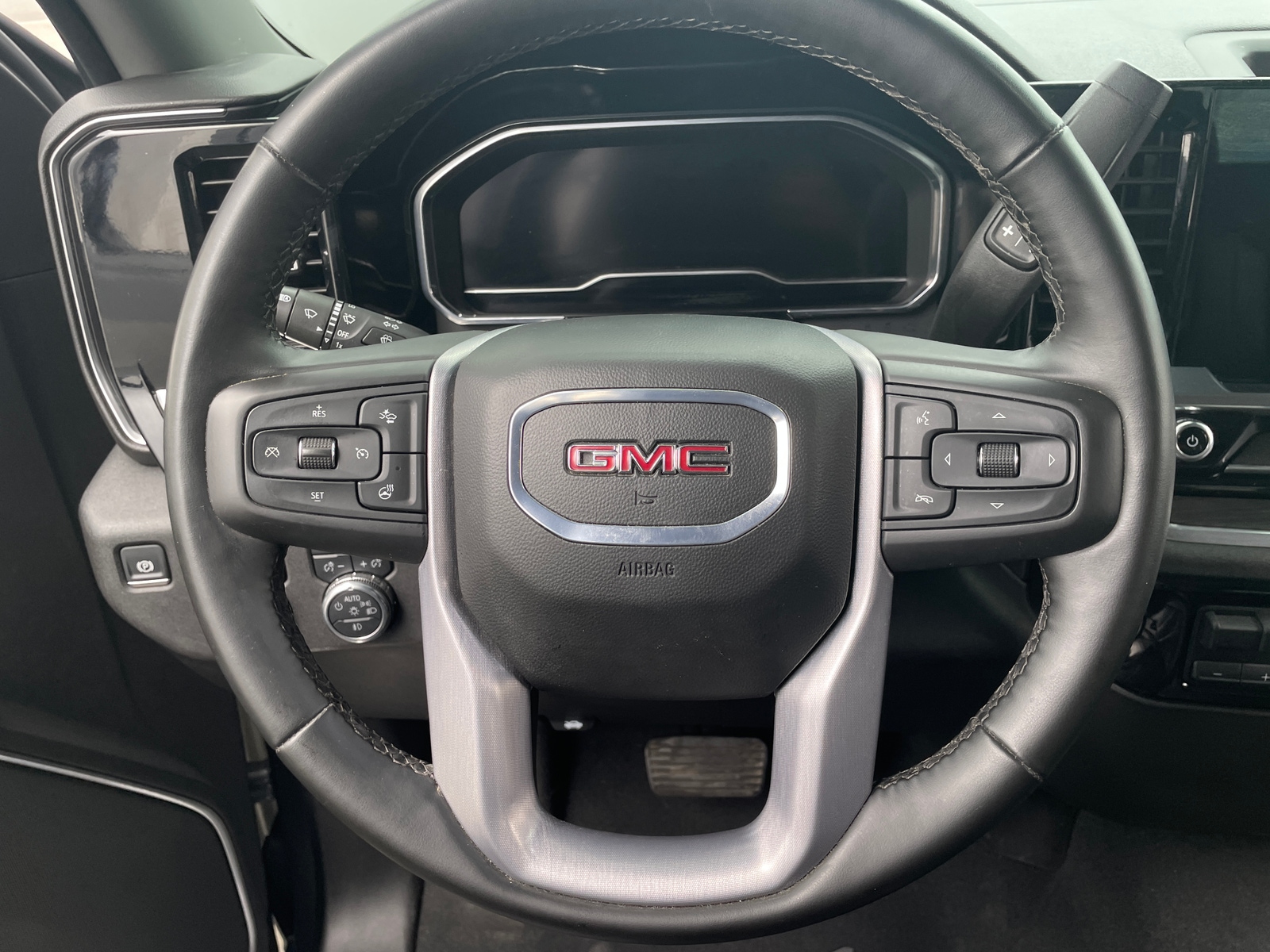 Thumbnail: 2025 GMC Sierra 1500 - 4