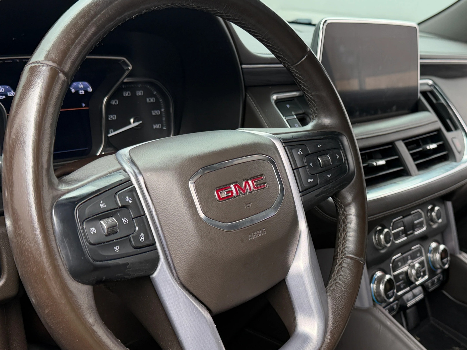 Thumbnail: 2021 GMC Yukon XL - 4
