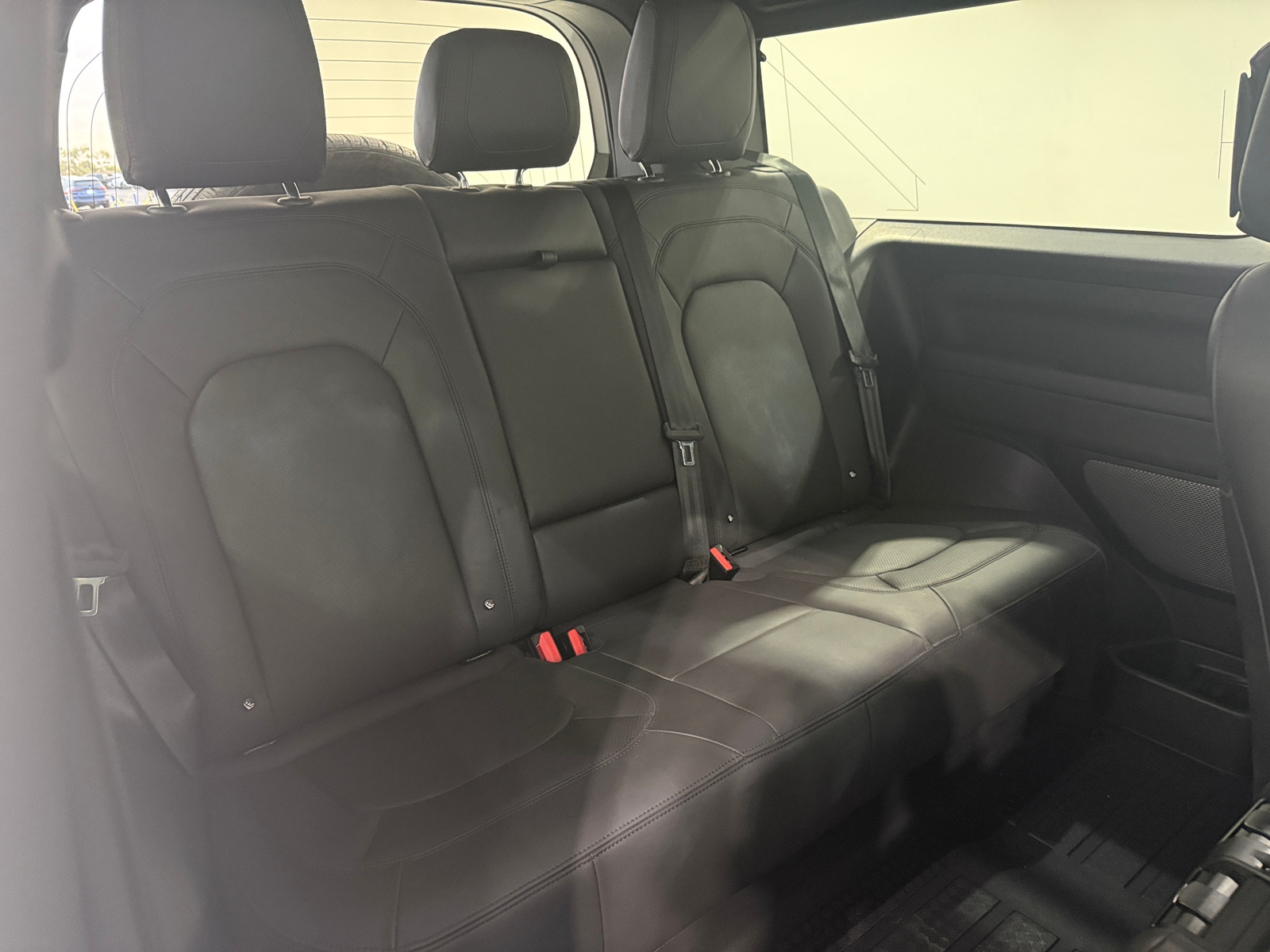 Thumbnail: 2023 Land Rover Defender - 6