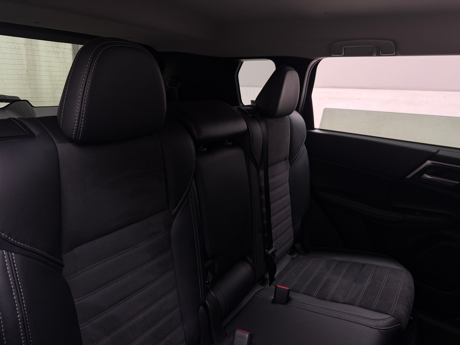 Thumbnail: 2024 Mitsubishi Outlander - 5