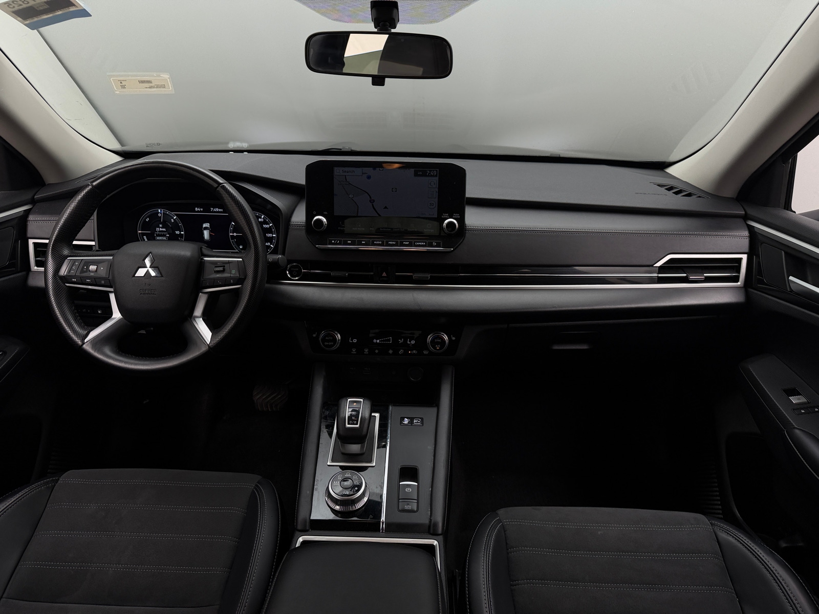 Thumbnail: 2024 Mitsubishi Outlander - 2