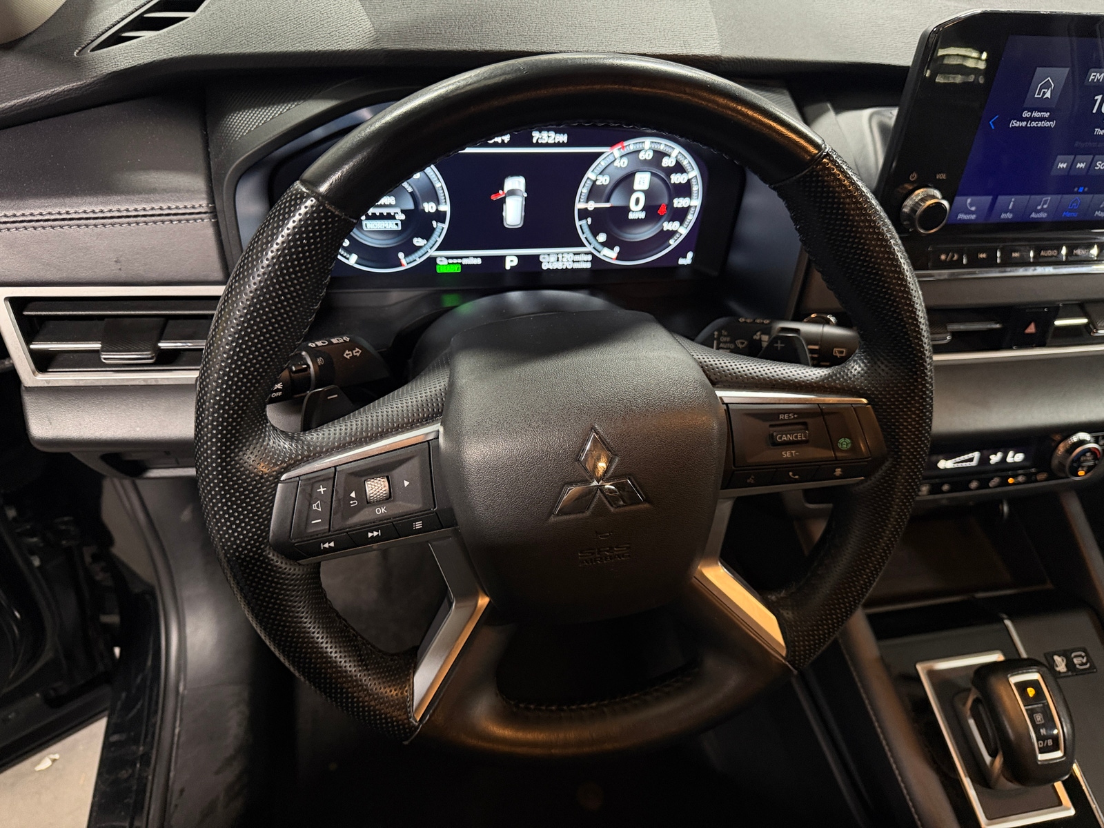 Thumbnail: 2024 Mitsubishi Outlander - 4