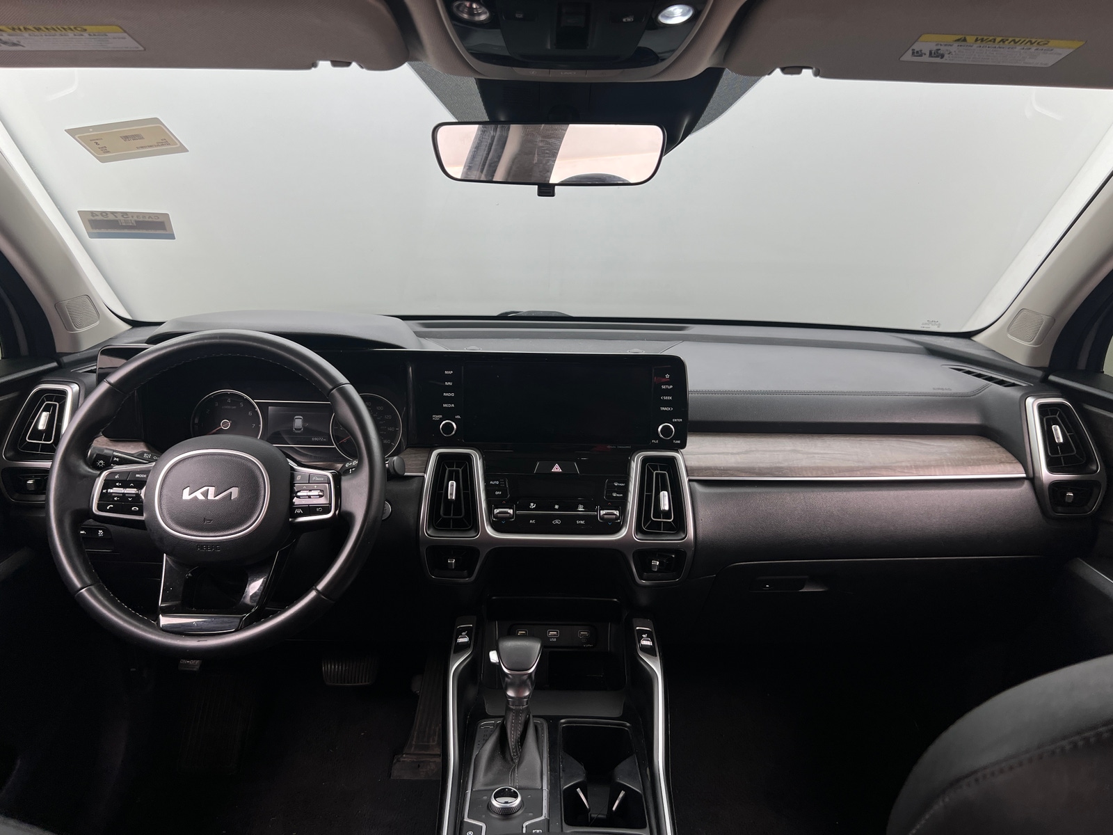 Thumbnail: 2022 Kia Sorento - 2