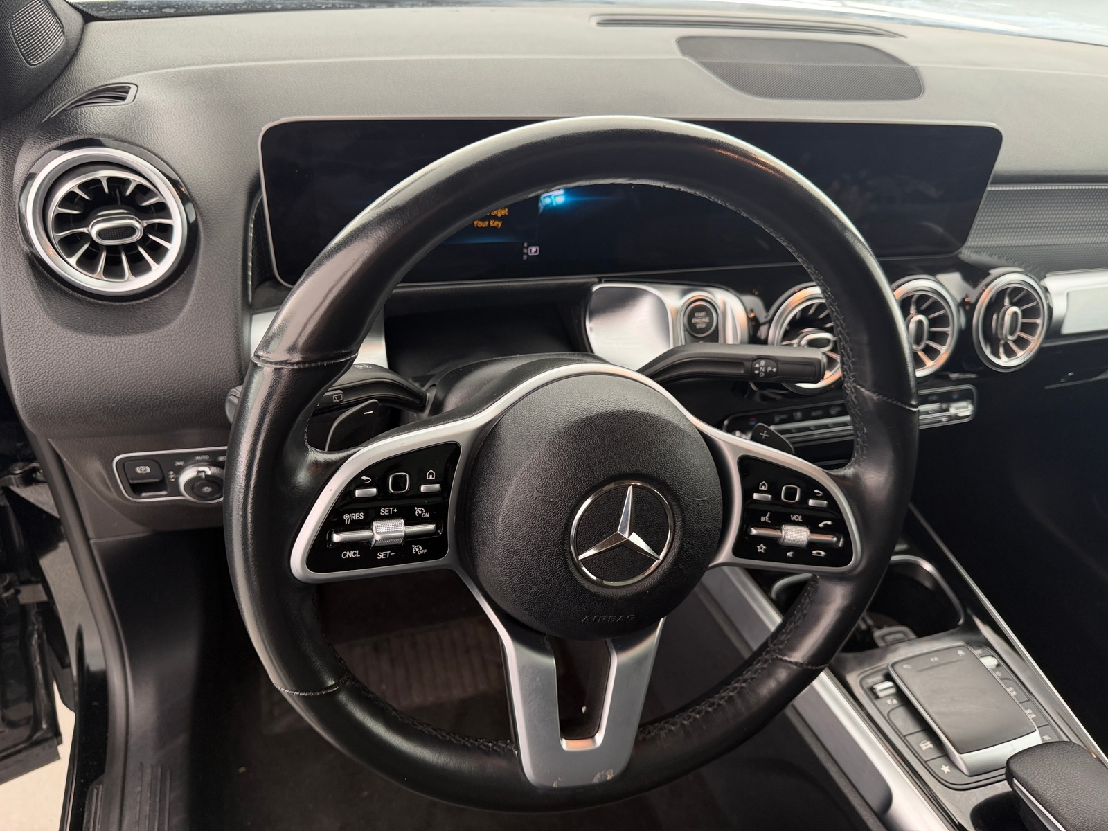 Thumbnail: 2021 Mercedes-Benz GLB - 4
