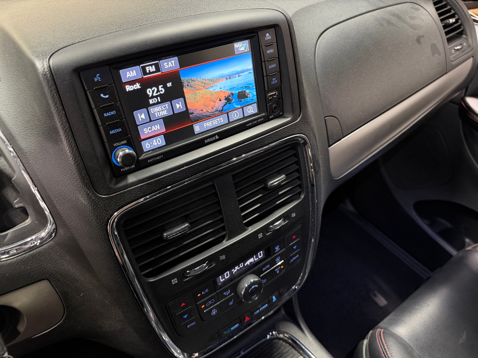 Thumbnail: 2019 Dodge Grand Caravan - 3