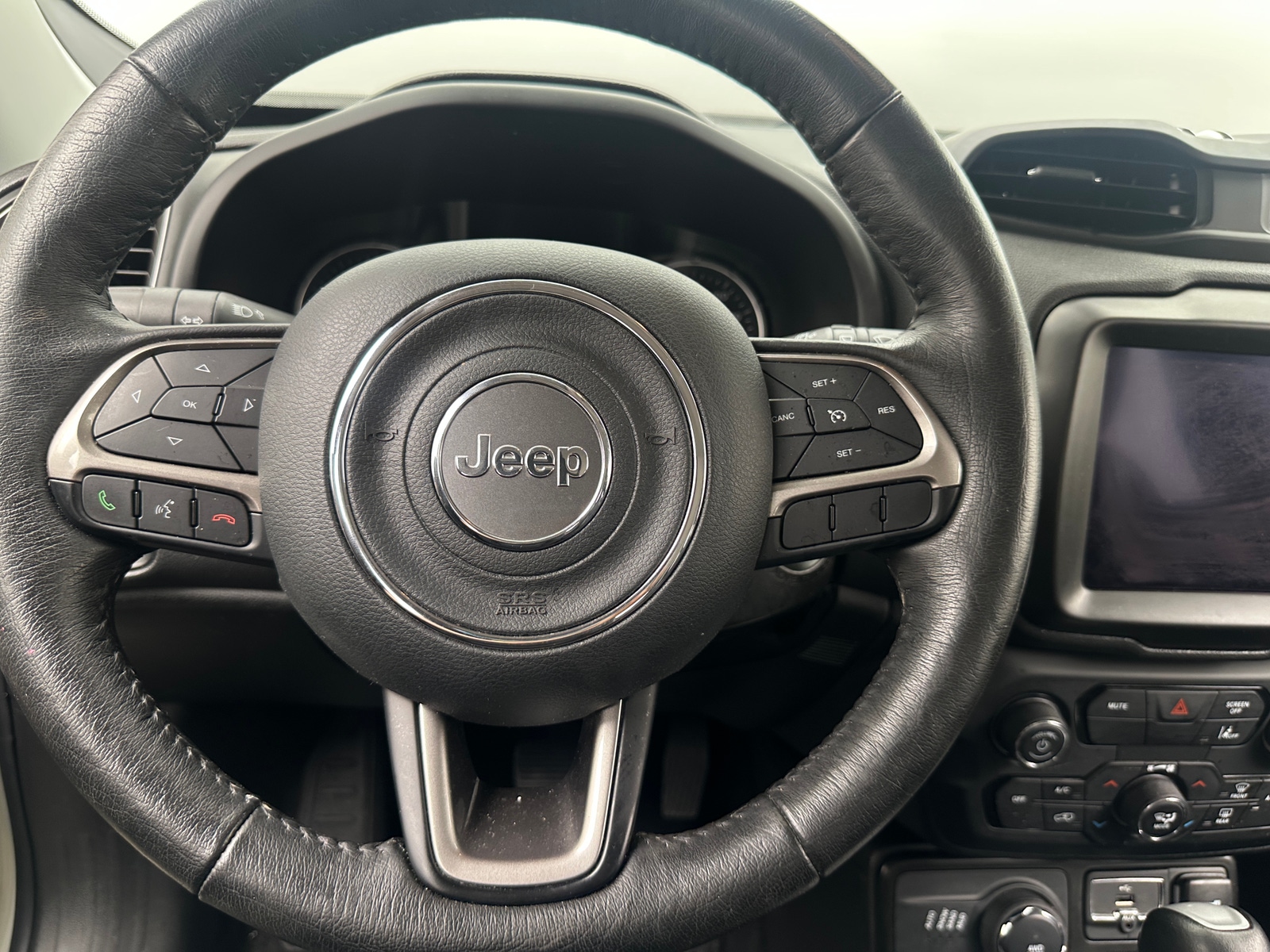 Thumbnail: 2022 Jeep Renegade - 4
