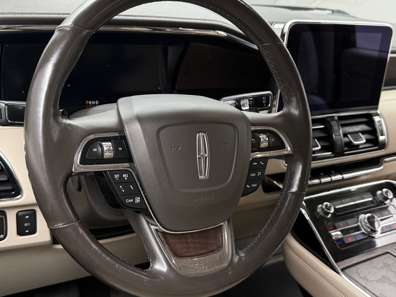Thumbnail: 2019 Lincoln Navigator - 4