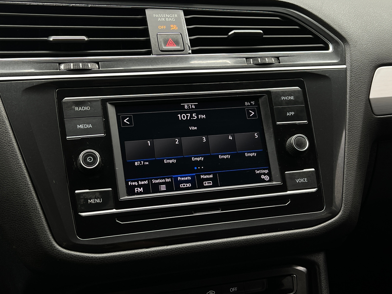 Thumbnail: 2018 Volkswagen Tiguan - 4