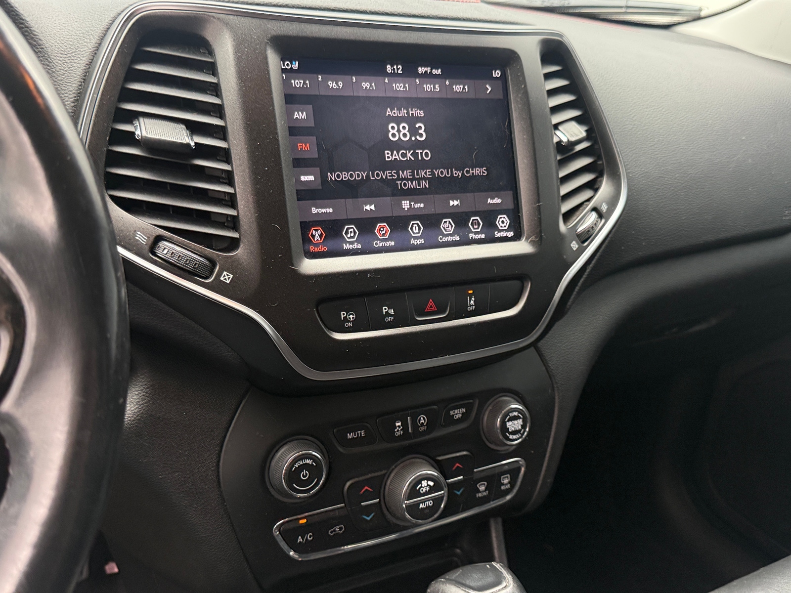 Thumbnail: 2019 Jeep Cherokee - 3