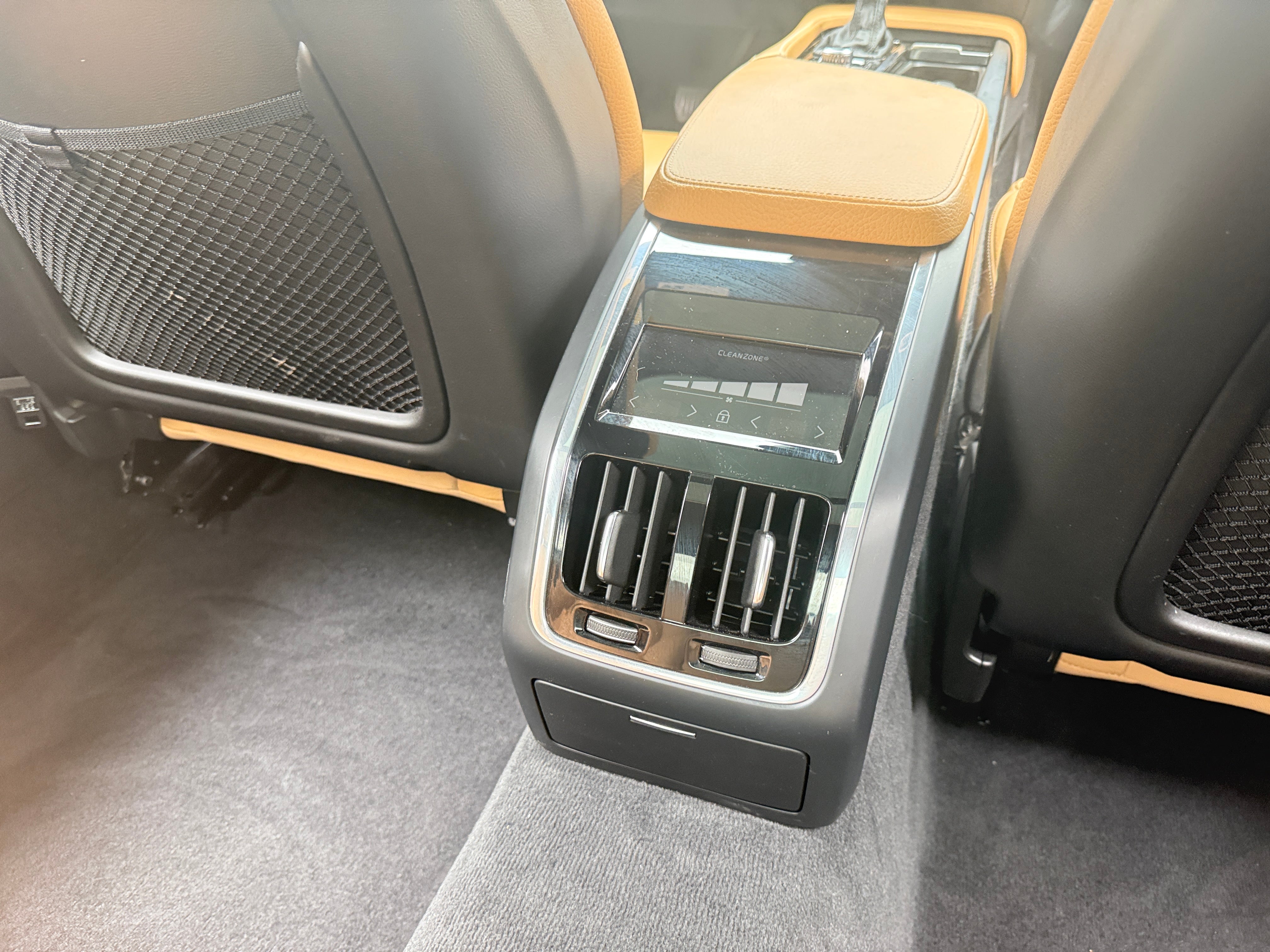2018 Volvo S90 Momentum - Photo 5