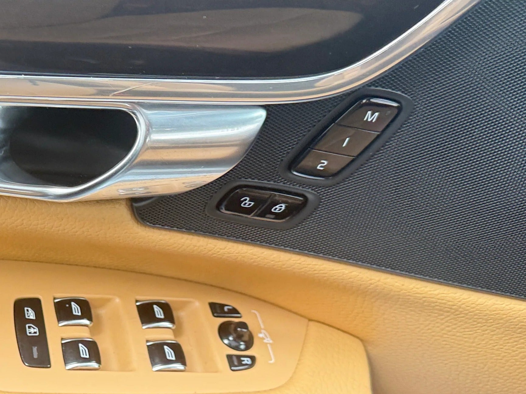 2018 Volvo S90 Momentum - Photo 20