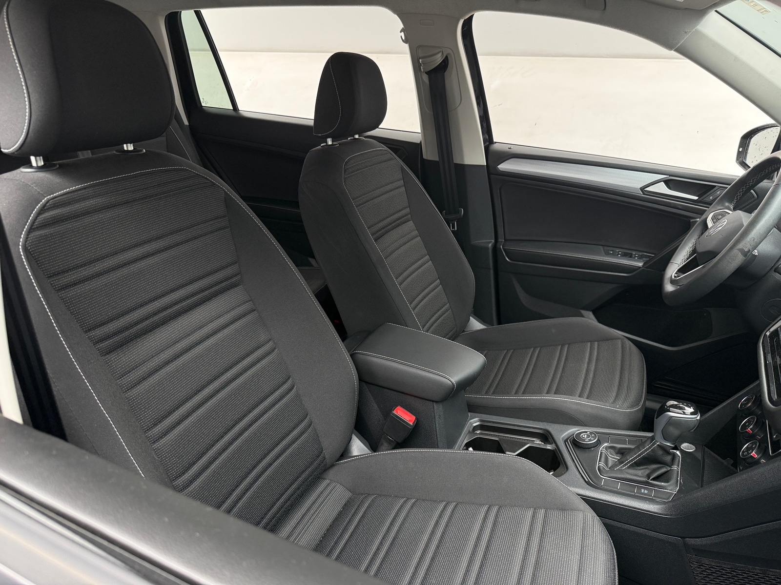Thumbnail: 2023 Volkswagen Tiguan - 2