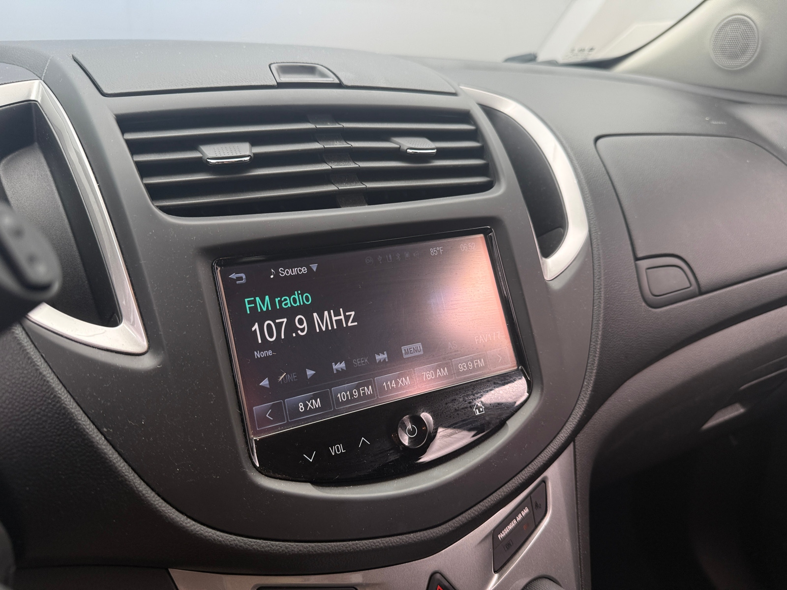 Thumbnail: 2015 Chevrolet Trax - 4