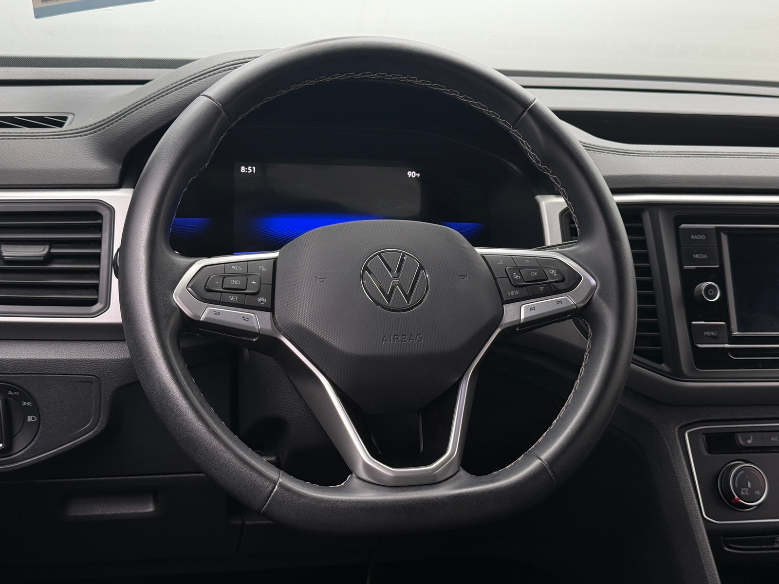Thumbnail: 2023 Volkswagen Atlas - 4
