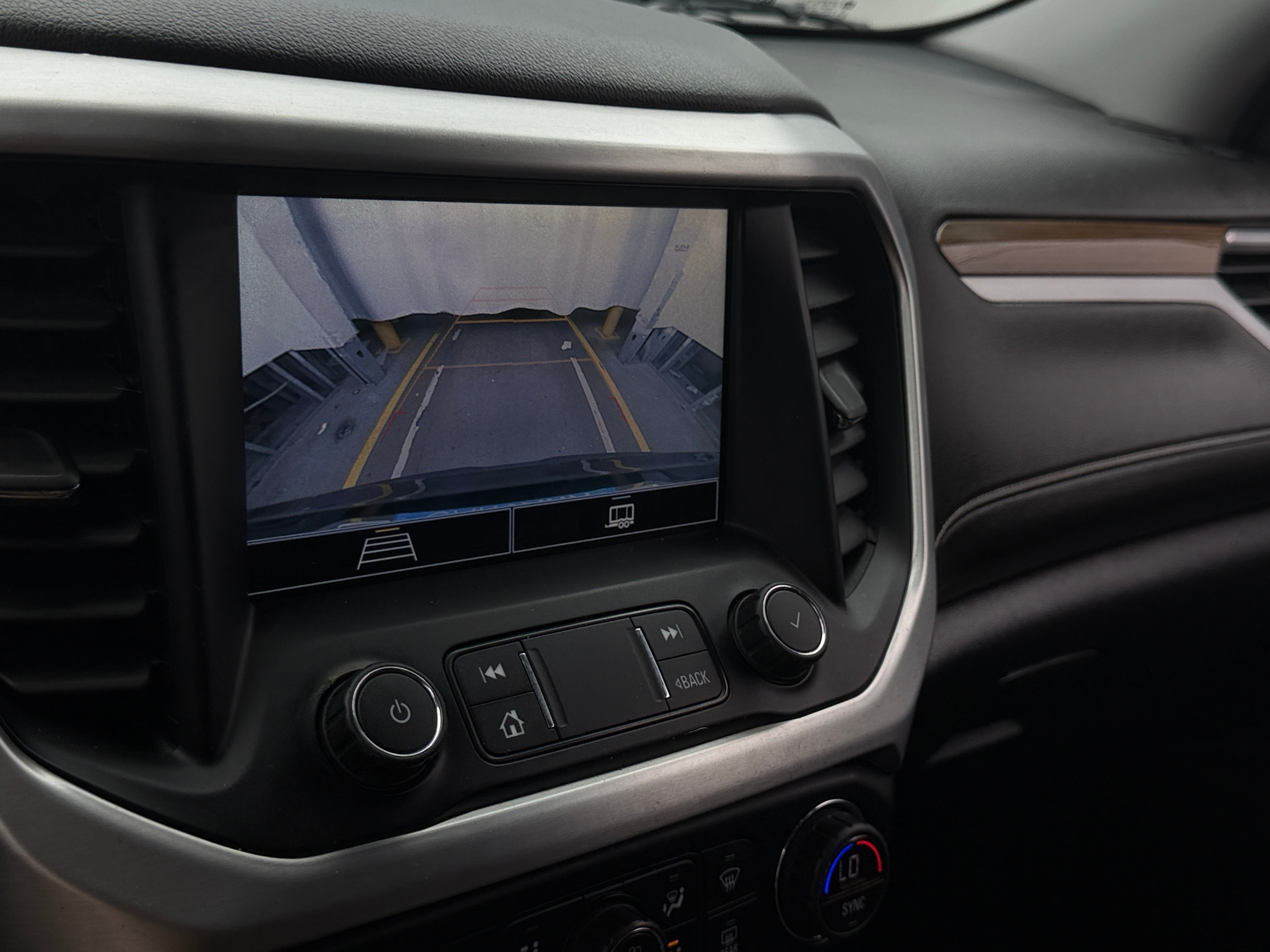 2020 GMC Acadia SLE - Photo 14