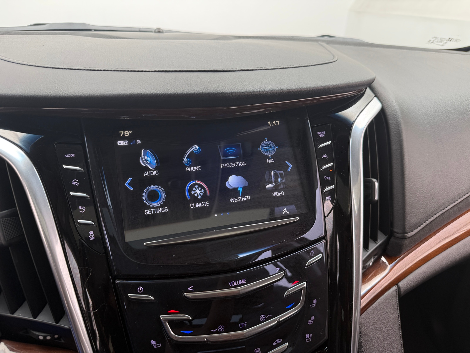 Thumbnail: 2019 Cadillac Escalade - 3