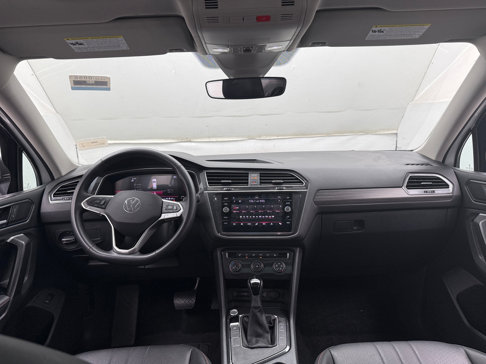 Thumbnail: 2024 Volkswagen Tiguan - 3