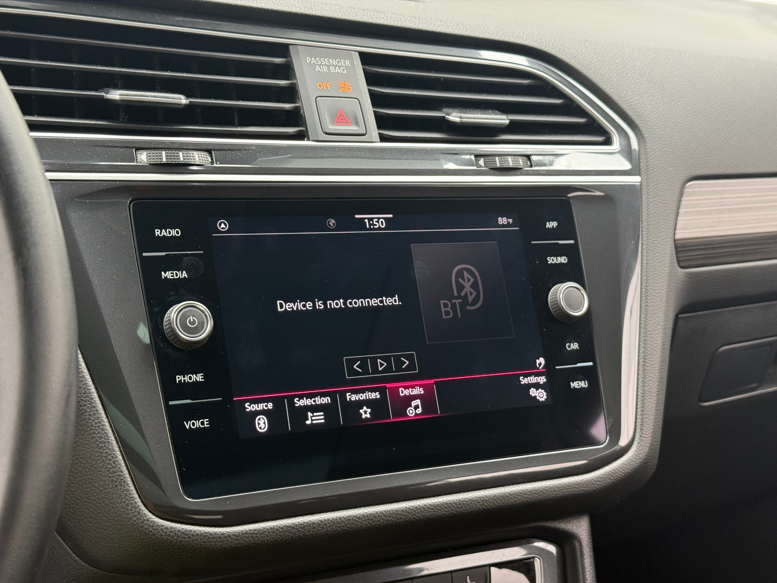 Thumbnail: 2024 Volkswagen Tiguan - 4