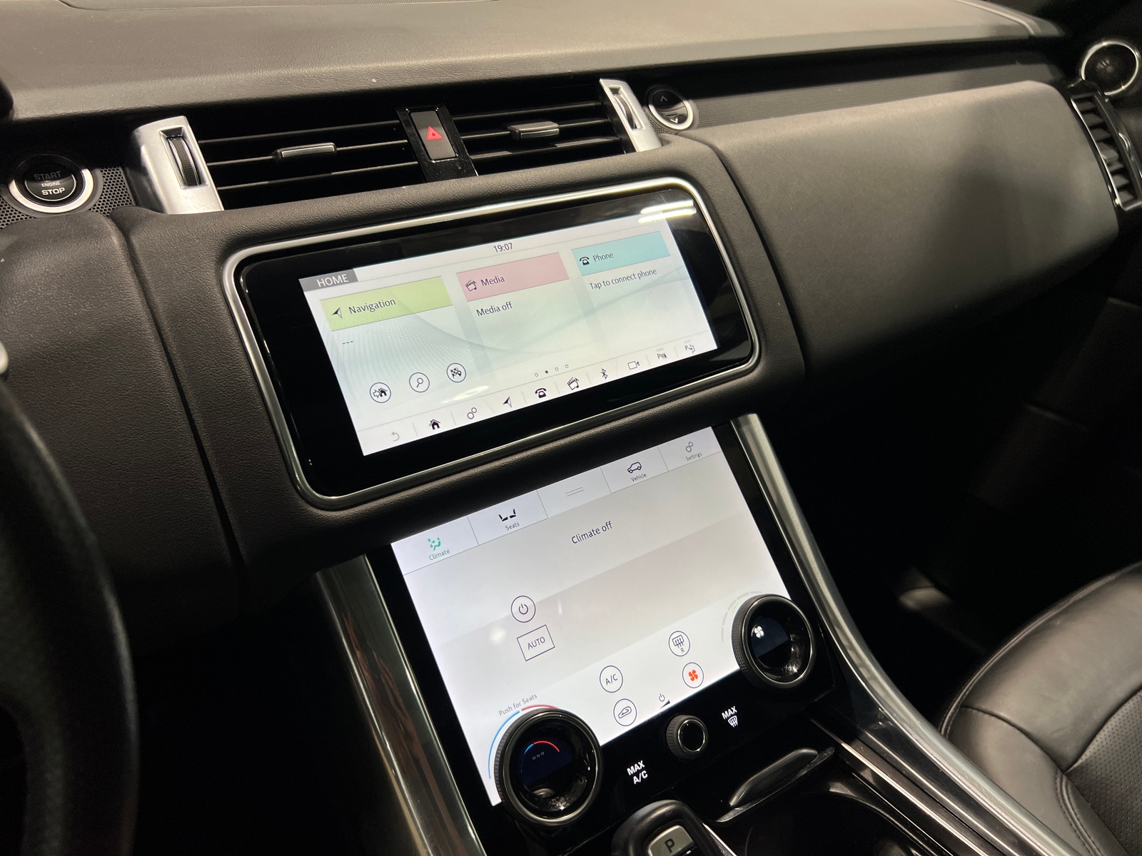 Thumbnail: 2019 Land Rover Range Rover Sport - 3