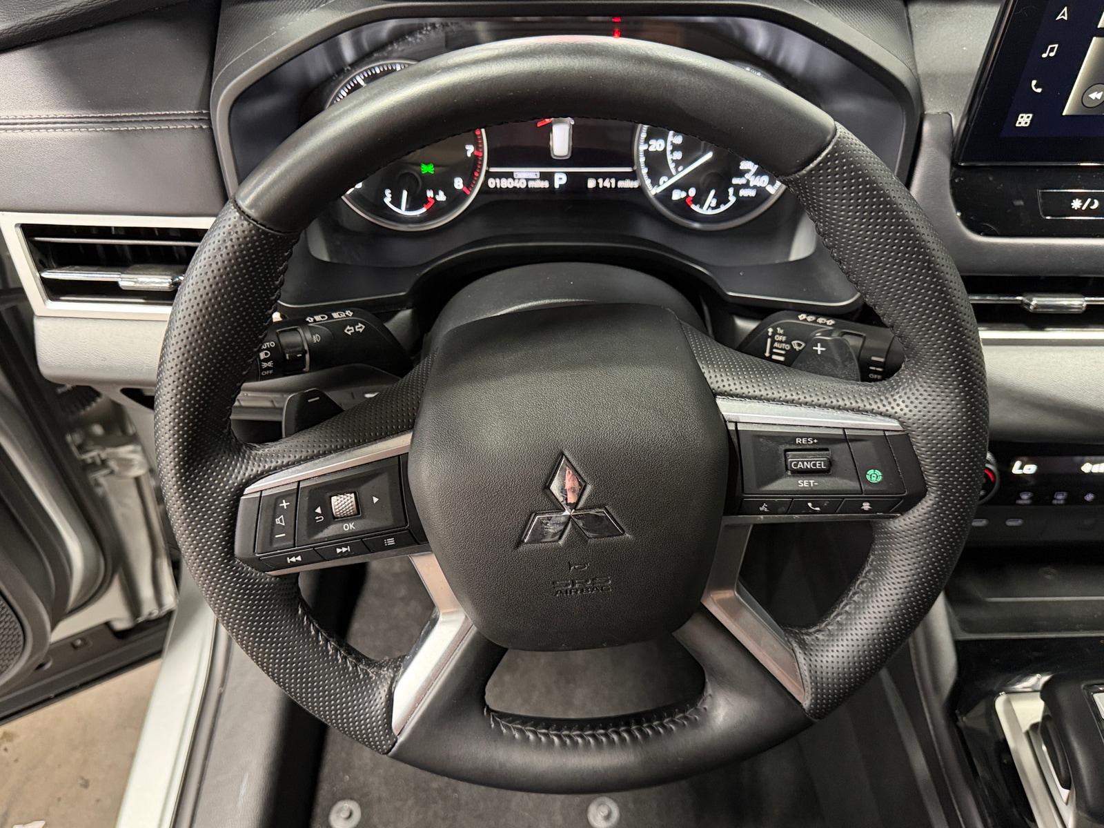 Thumbnail: 2025 Mitsubishi Outlander - 4