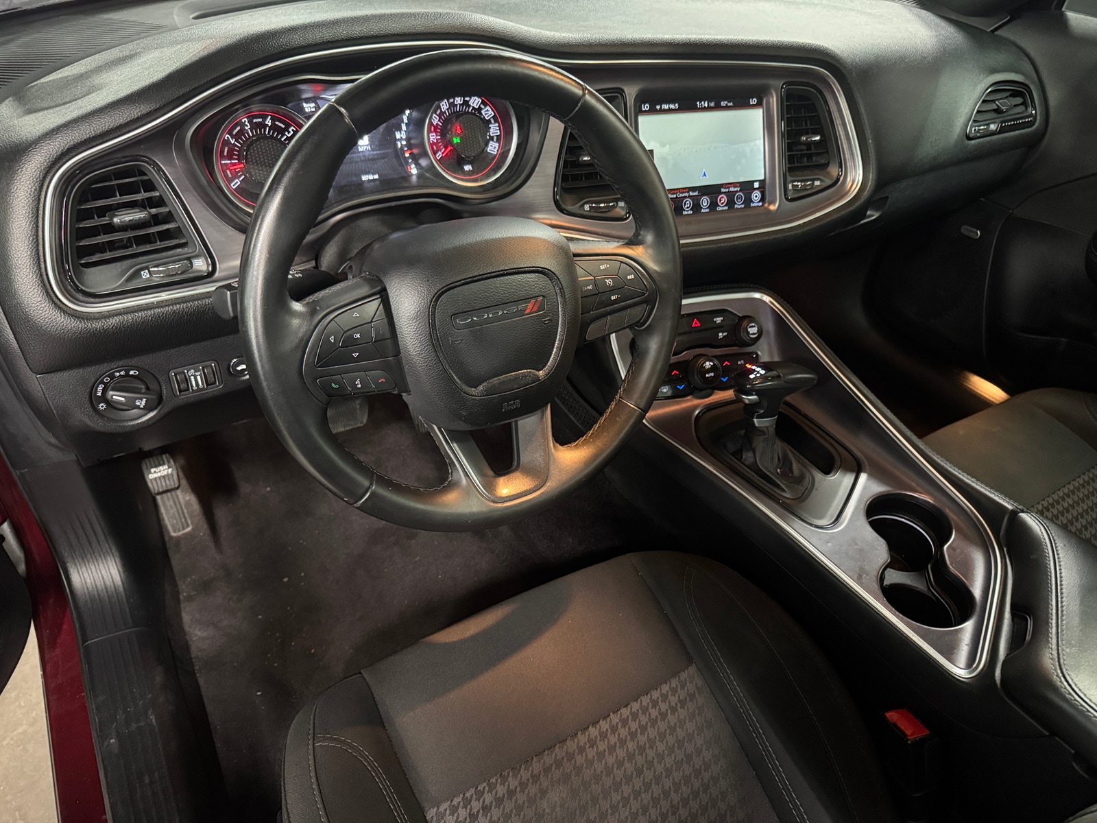 Thumbnail: 2017 Dodge Challenger - 4