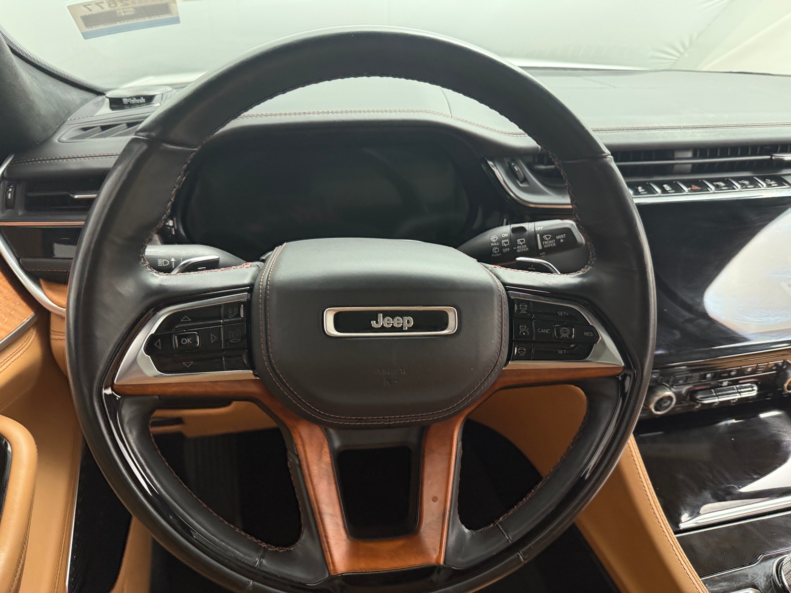 Thumbnail: 2022 Jeep Grand Cherokee L - 4