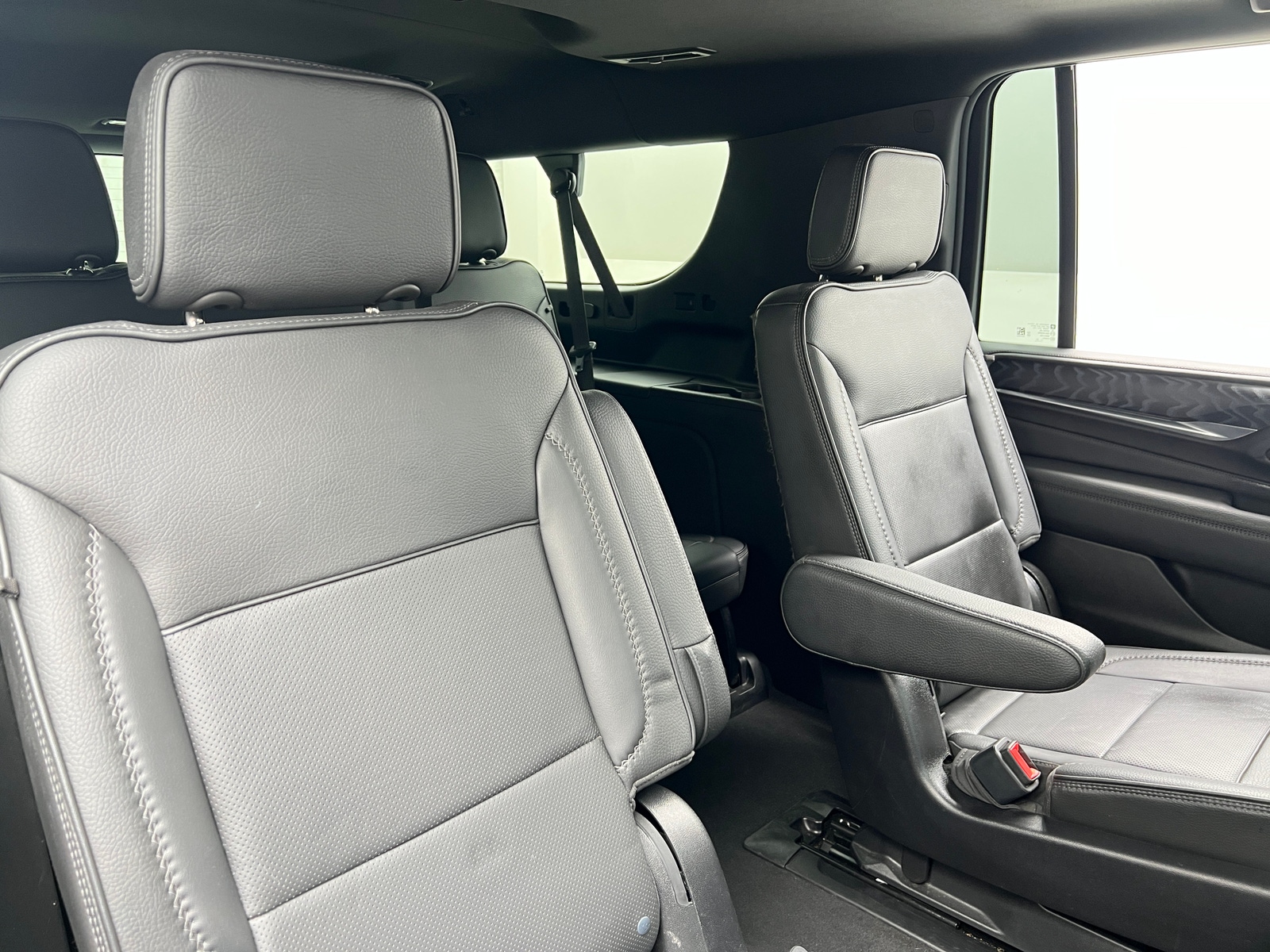 Thumbnail: 2022 GMC Yukon XL - 5