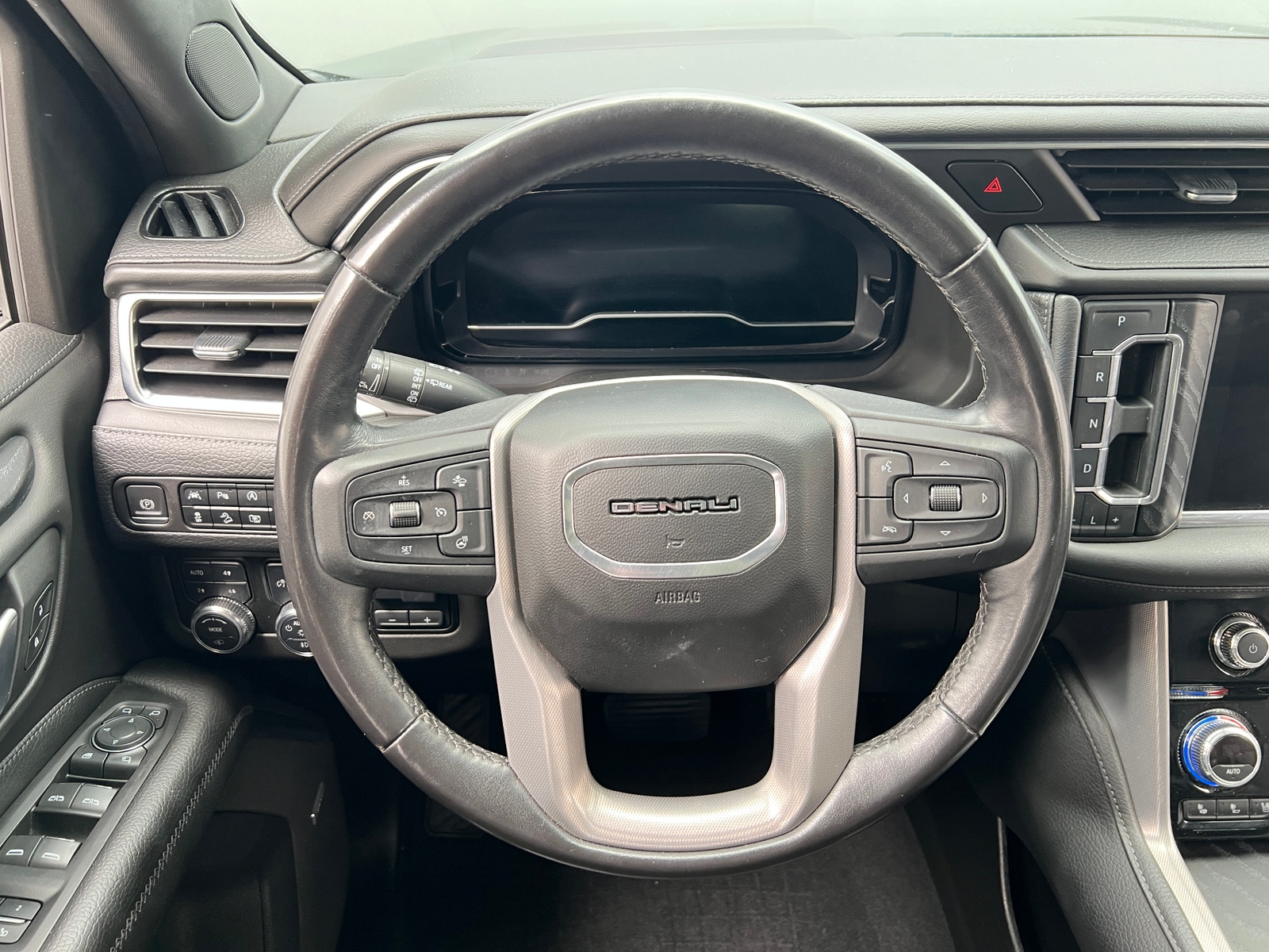 Thumbnail: 2022 GMC Yukon XL - 4