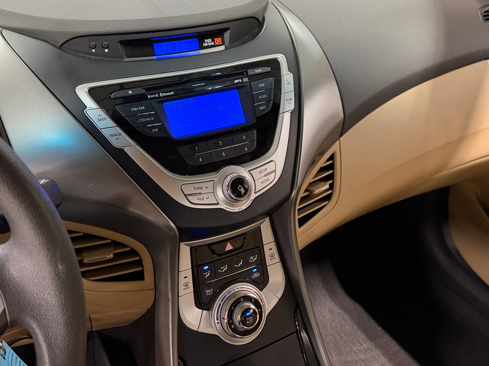 Thumbnail: 2012 Hyundai Elantra - 4