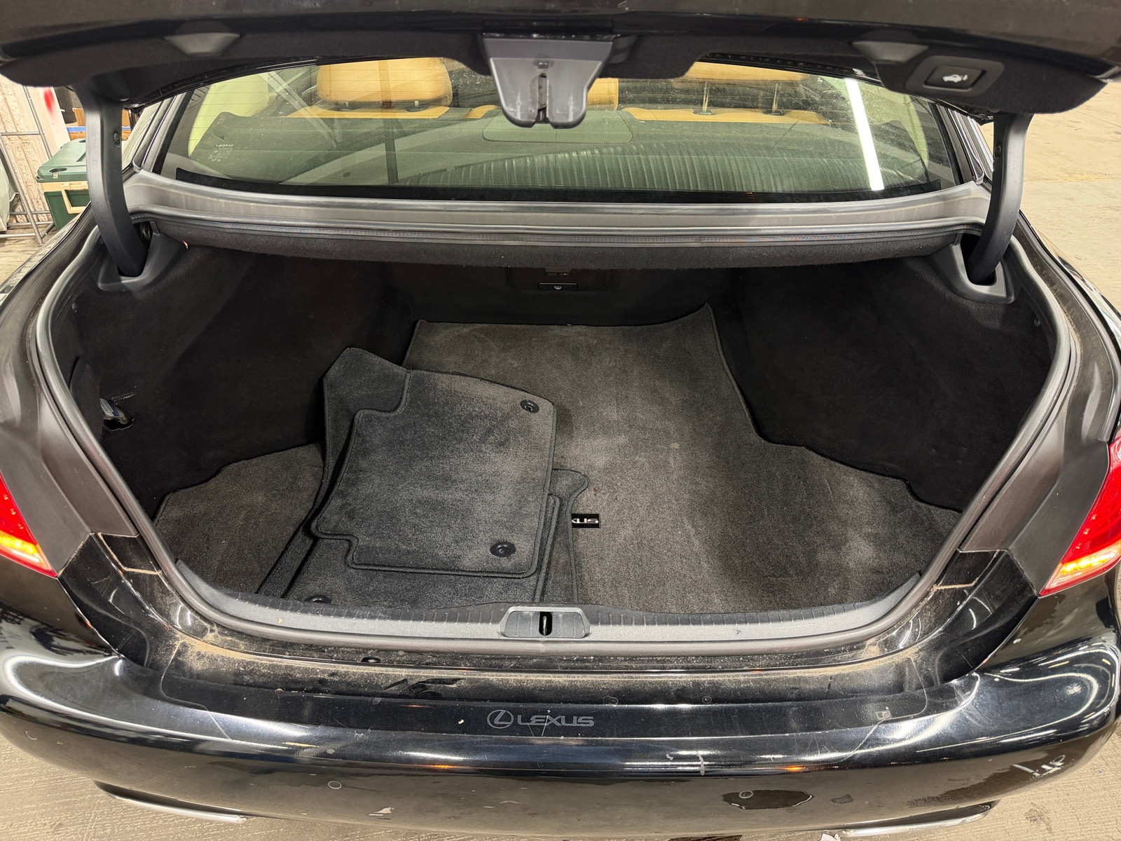 Thumbnail: 2014 Lexus LS - 6