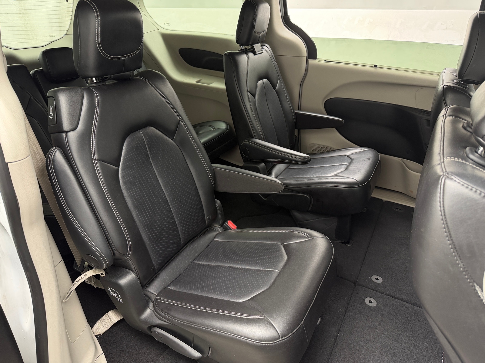 Thumbnail: 2023 Chrysler Pacifica - 5