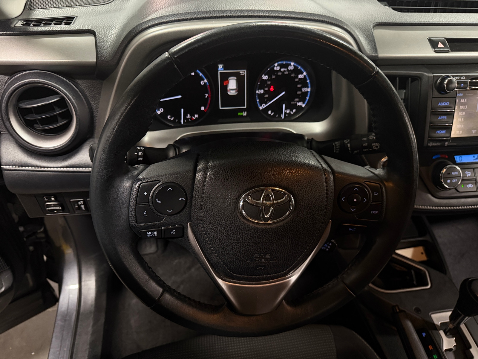 Thumbnail: 2017 Toyota RAV4 - 5