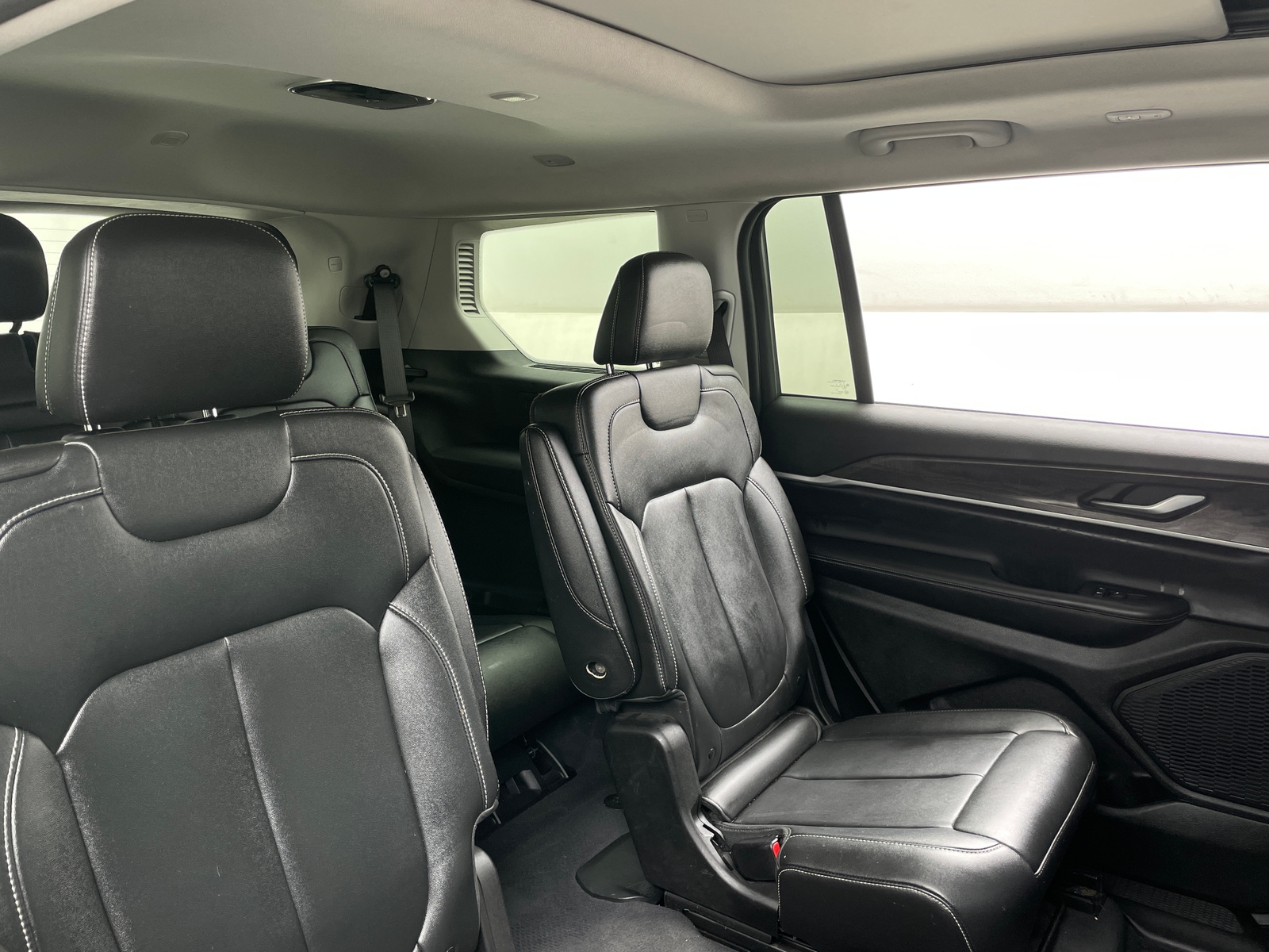 Thumbnail: 2023 Jeep Grand Cherokee L - 5