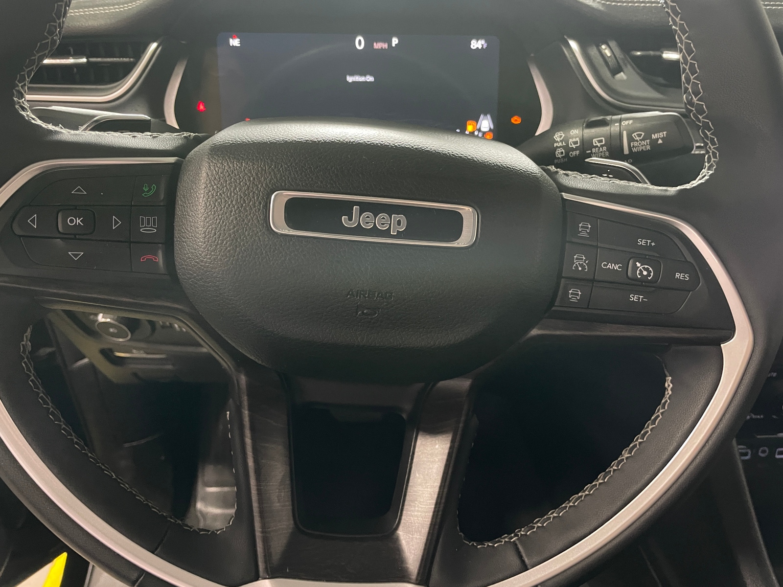 Thumbnail: 2023 Jeep Grand Cherokee L - 4