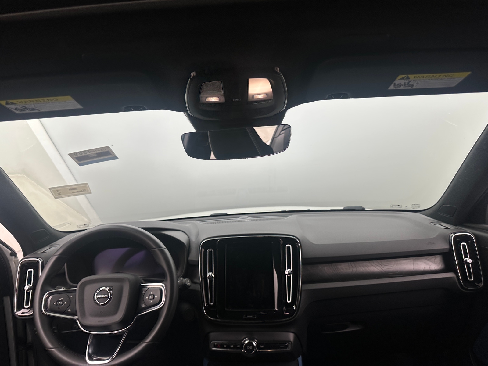 Thumbnail: 2023 Volvo XC40 - 2