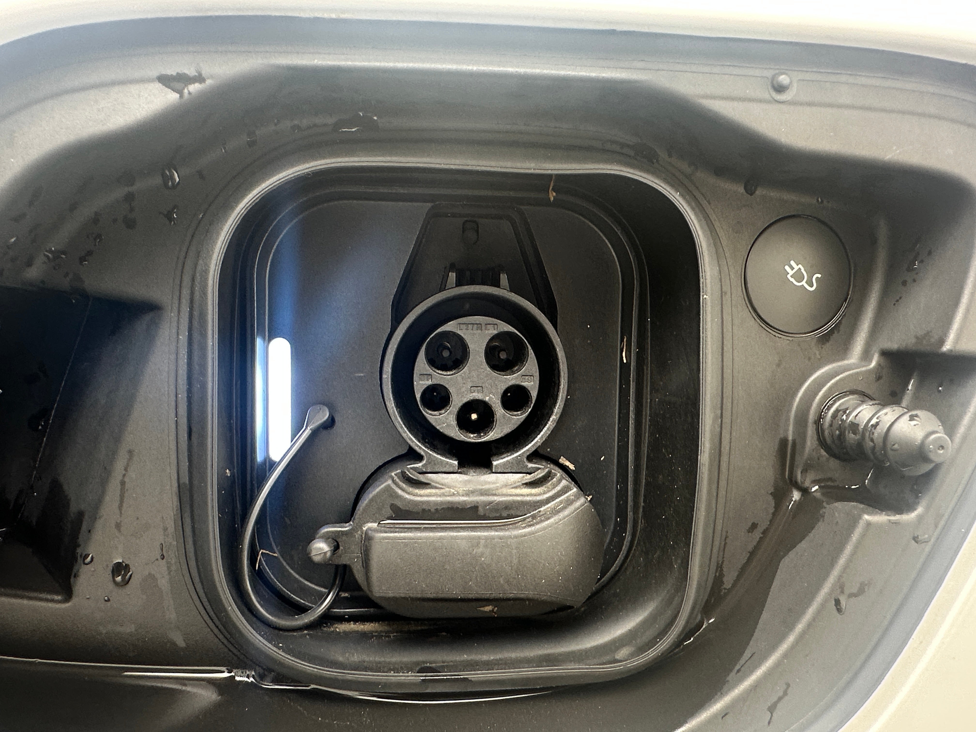 Used 2023 Volvo XC40 Ultimate with VIN YV4ED3UM3P2045499 for sale in Oak Creek, WI