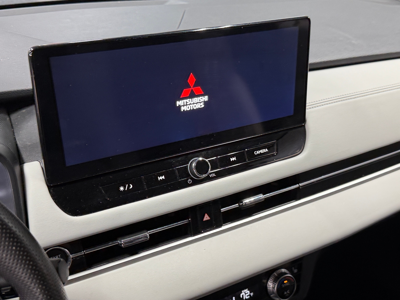 Thumbnail: 2025 Mitsubishi Outlander - 3