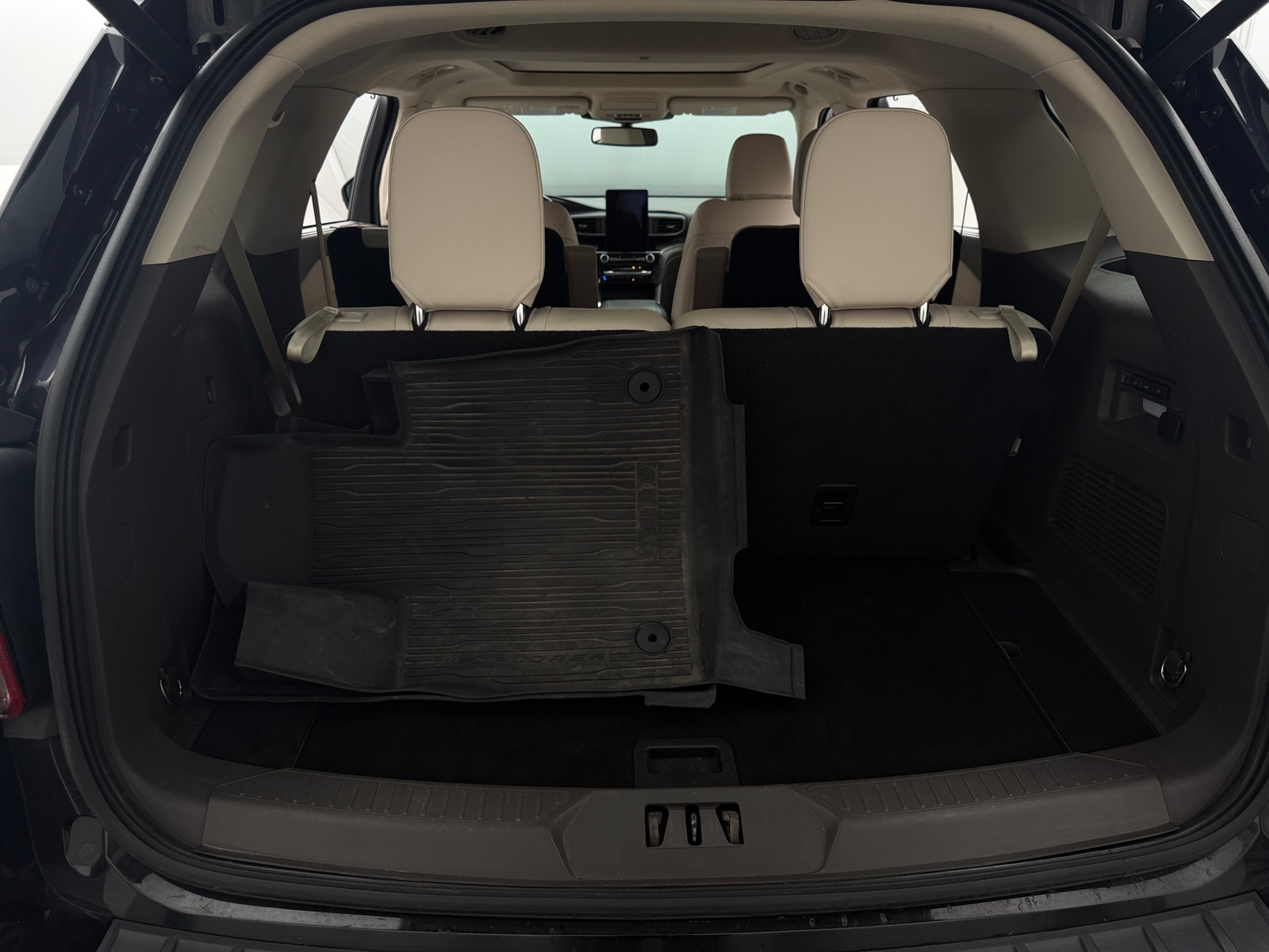 Thumbnail: 2022 Ford Explorer - 6