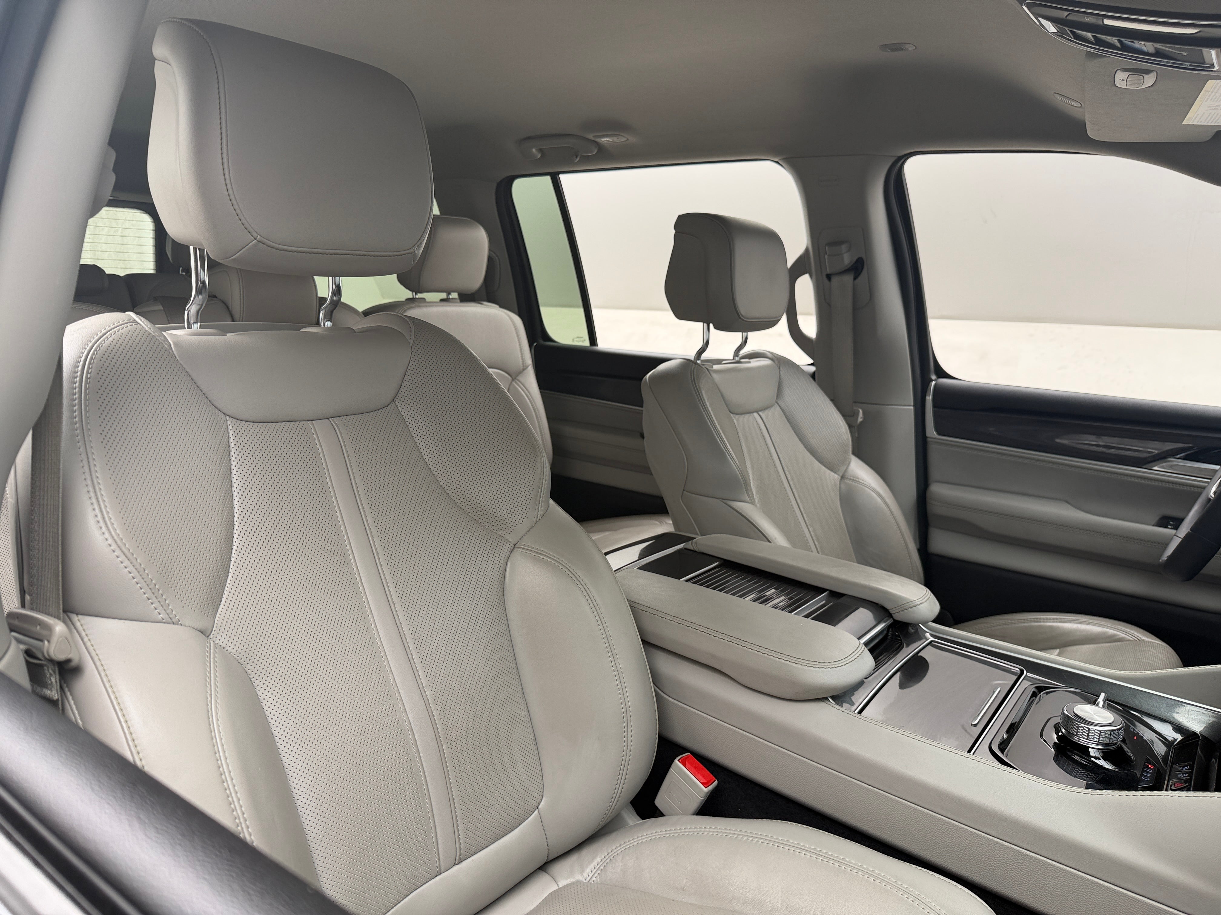 2023 Jeep Wagoneer