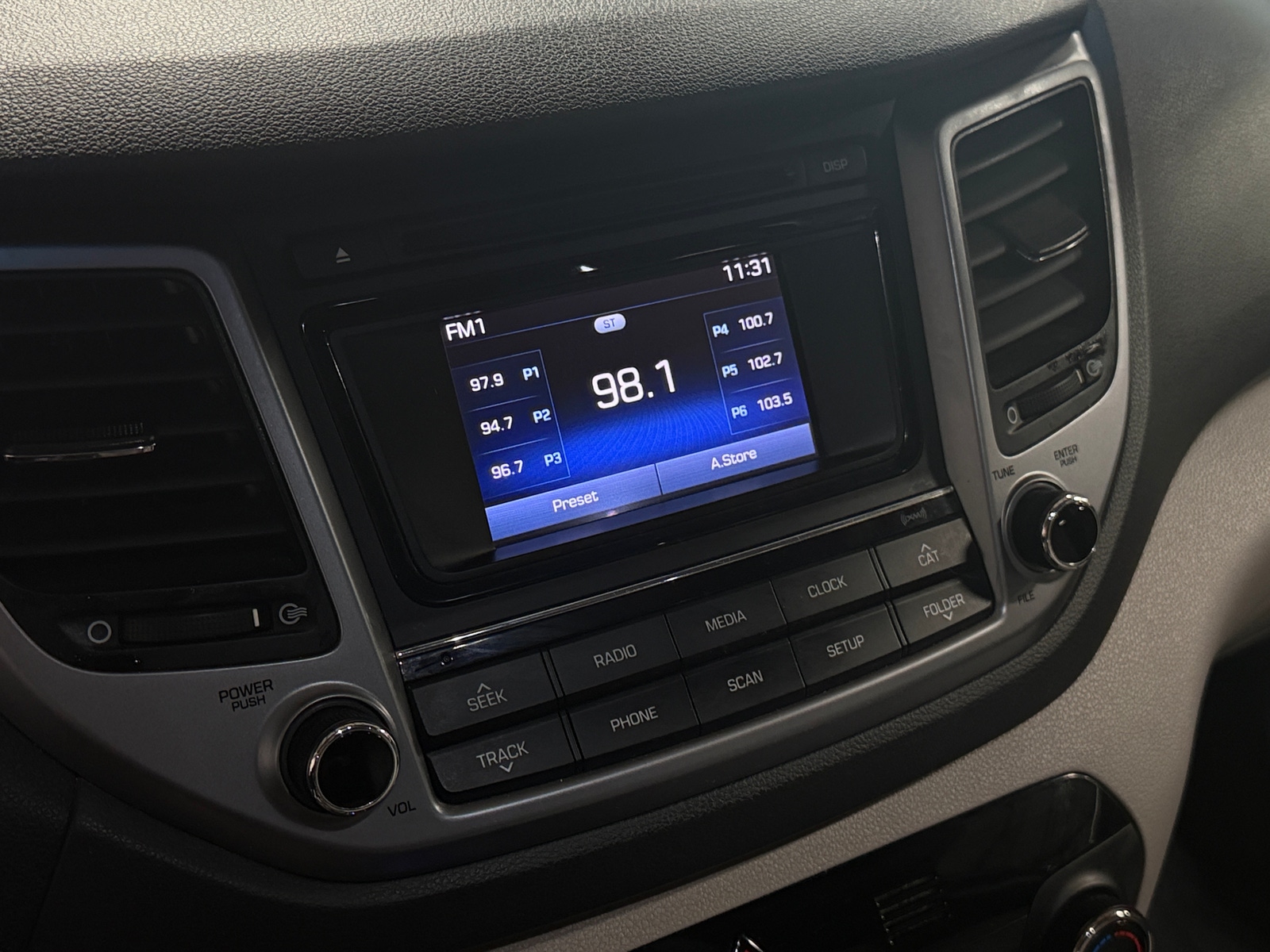 Thumbnail: 2017 Hyundai Tucson - 4