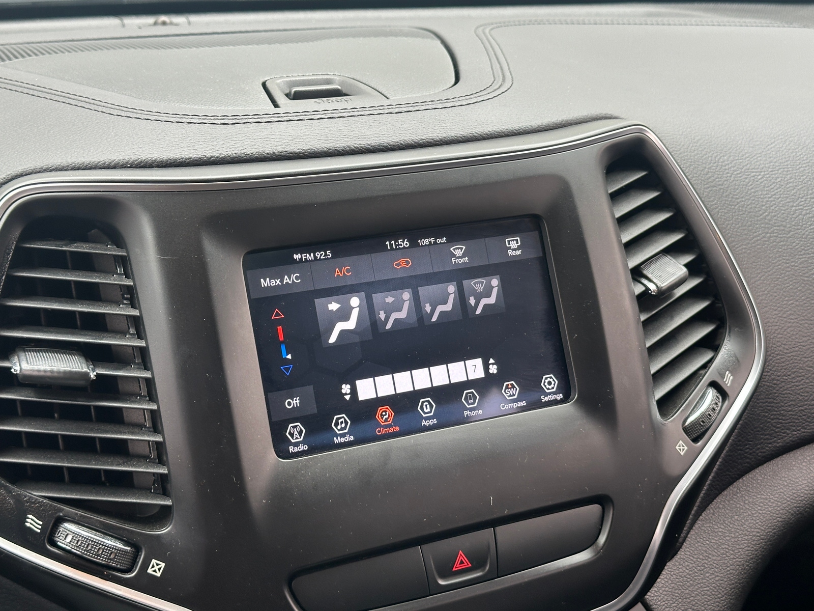 Thumbnail: 2019 Jeep Cherokee - 4
