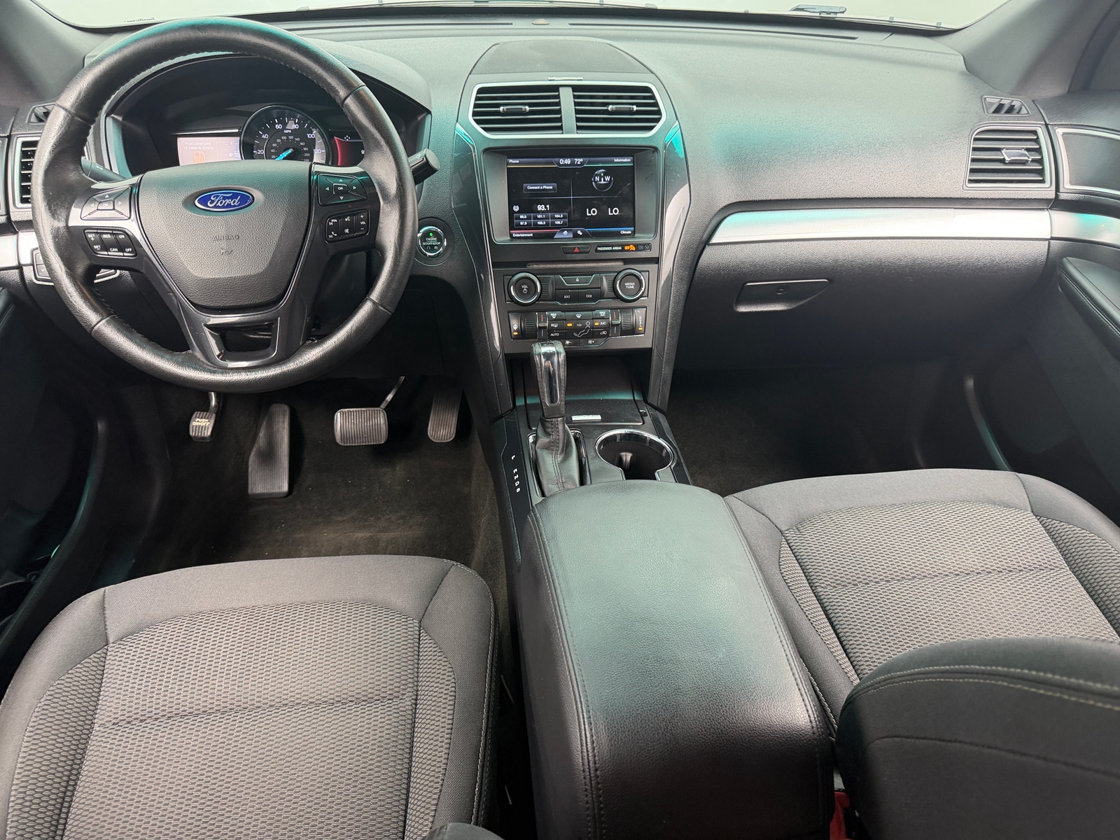 Thumbnail: 2016 Ford Explorer - 3