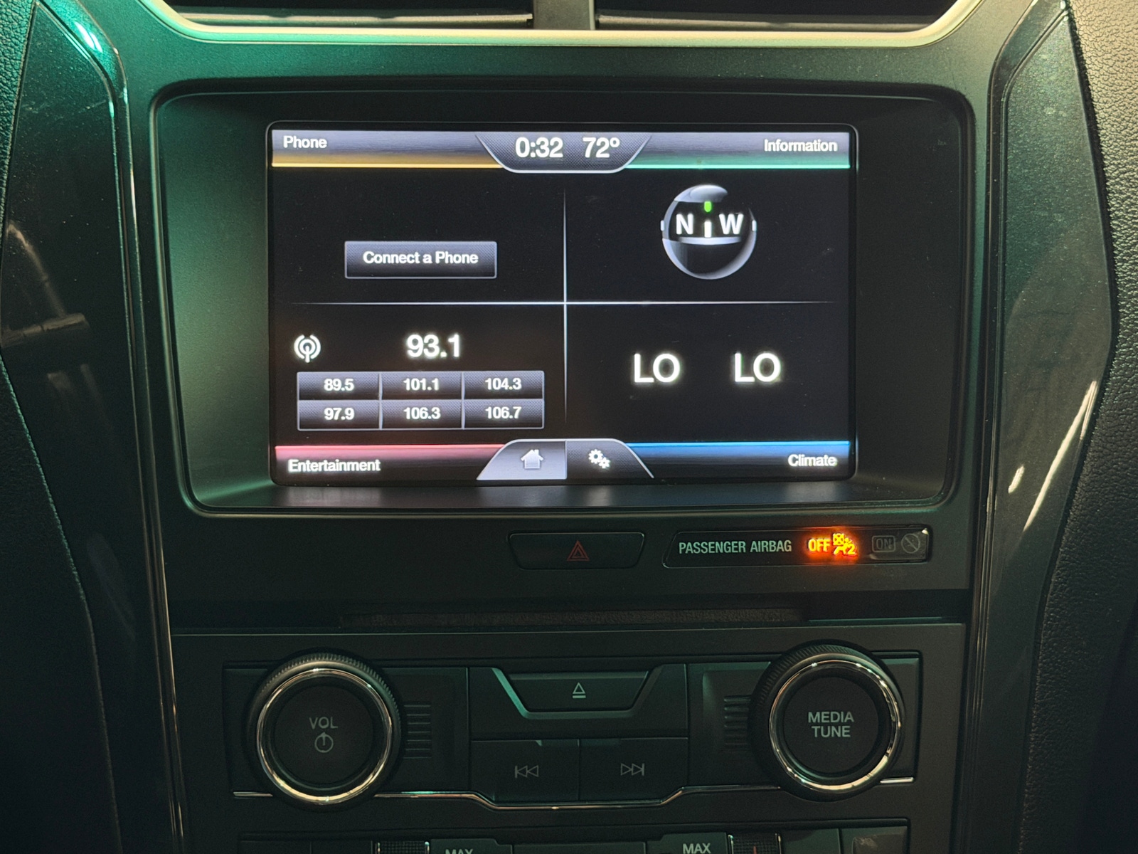 Thumbnail: 2016 Ford Explorer - 4