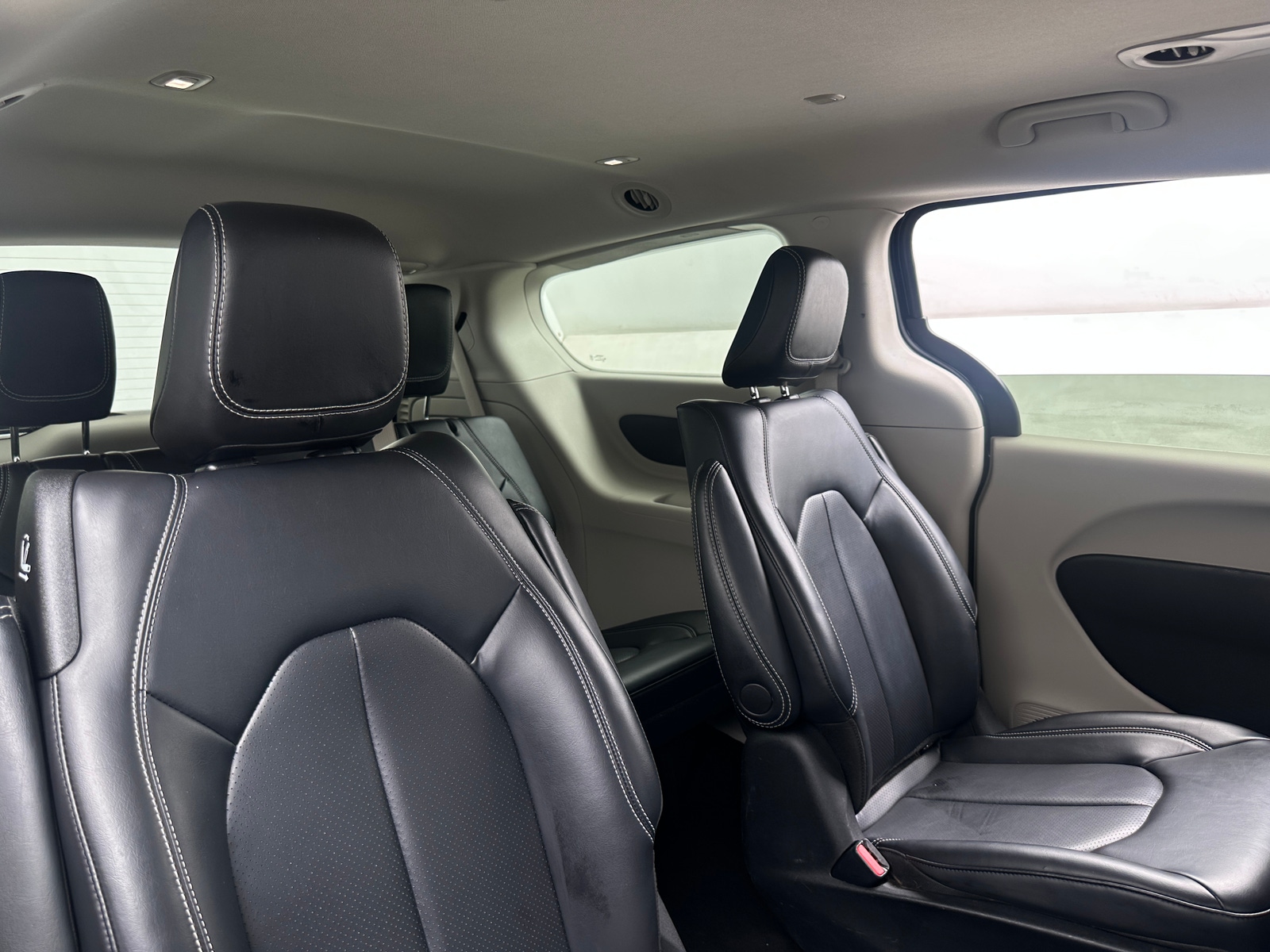 Thumbnail: 2023 Chrysler Pacifica - 5