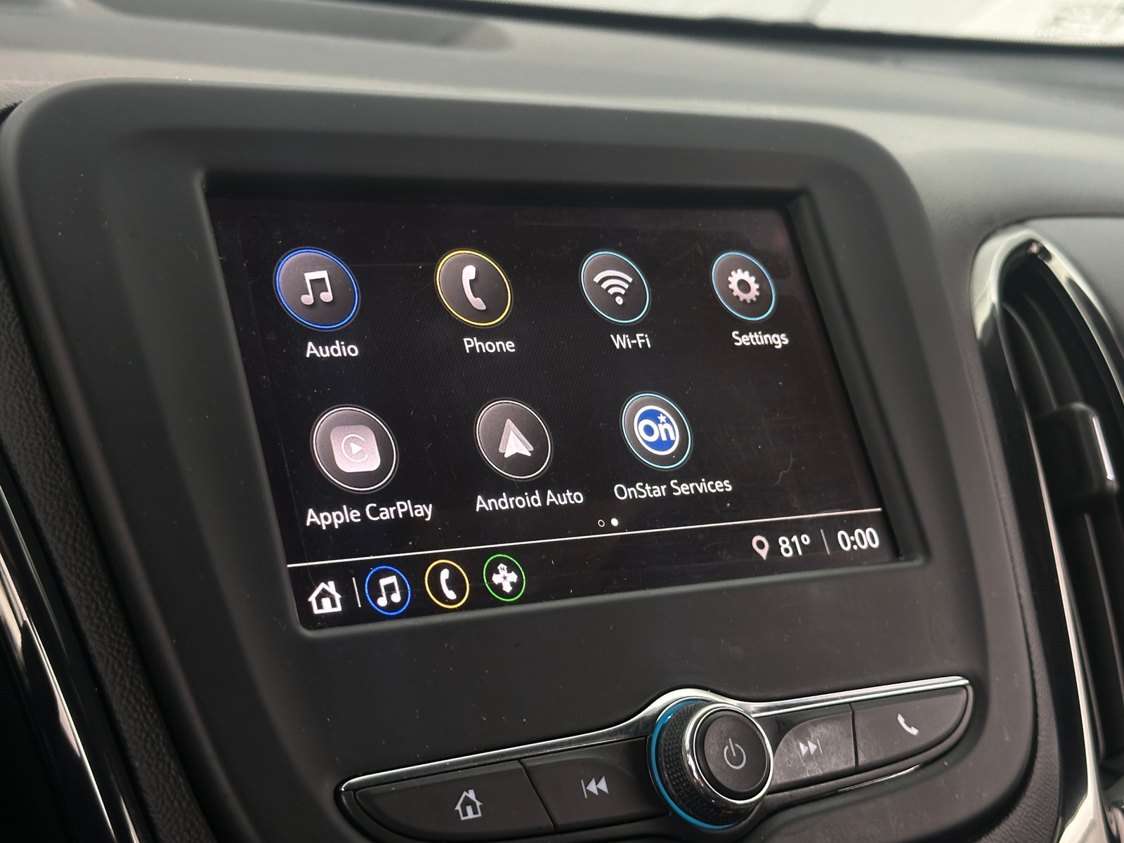Thumbnail: 2022 Chevrolet Equinox - 4
