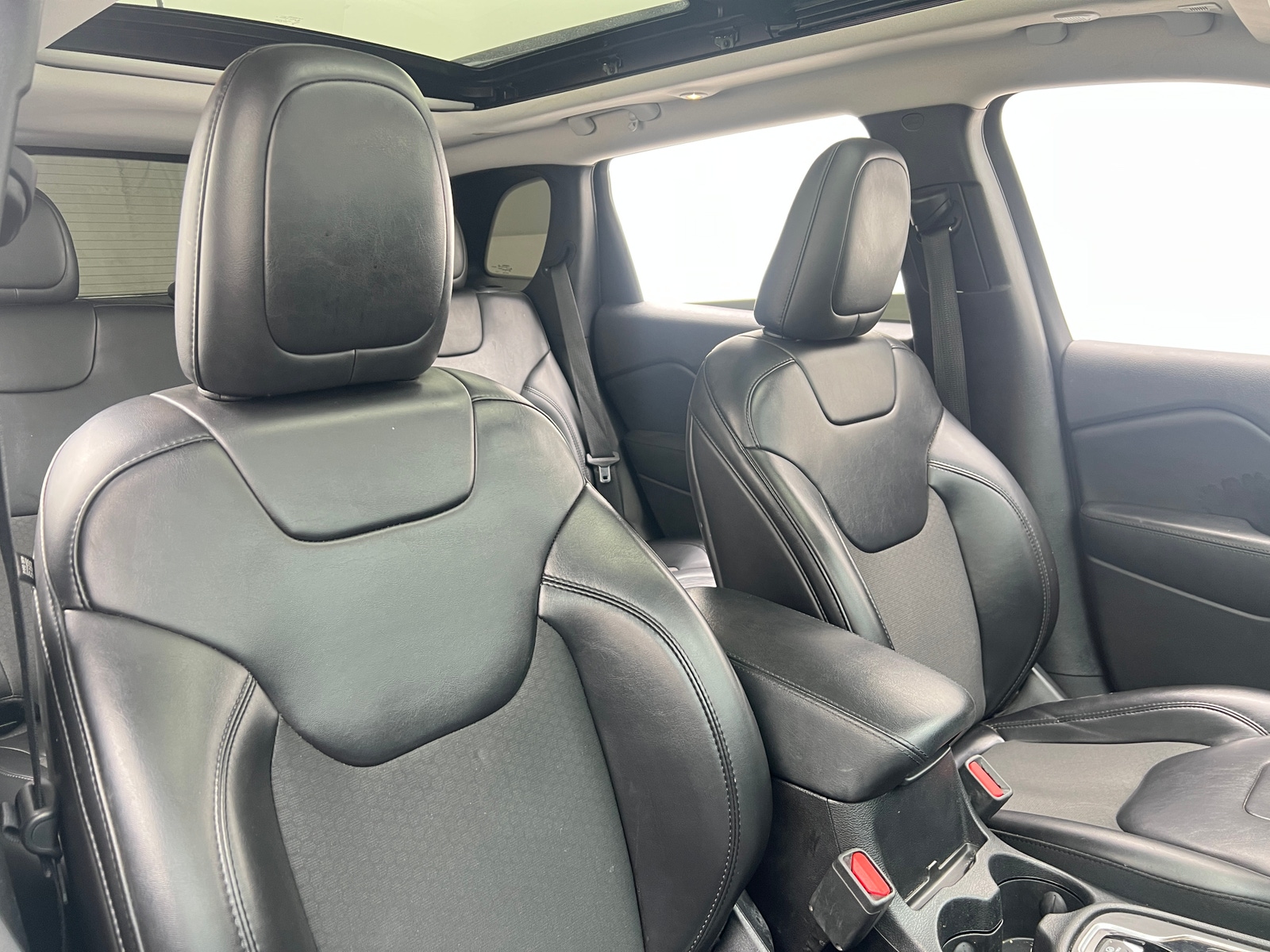 Thumbnail: 2019 Jeep Cherokee - 2