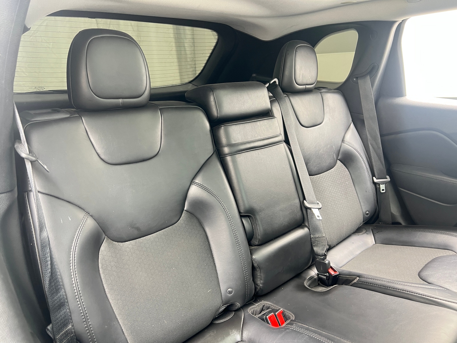 Thumbnail: 2019 Jeep Cherokee - 6